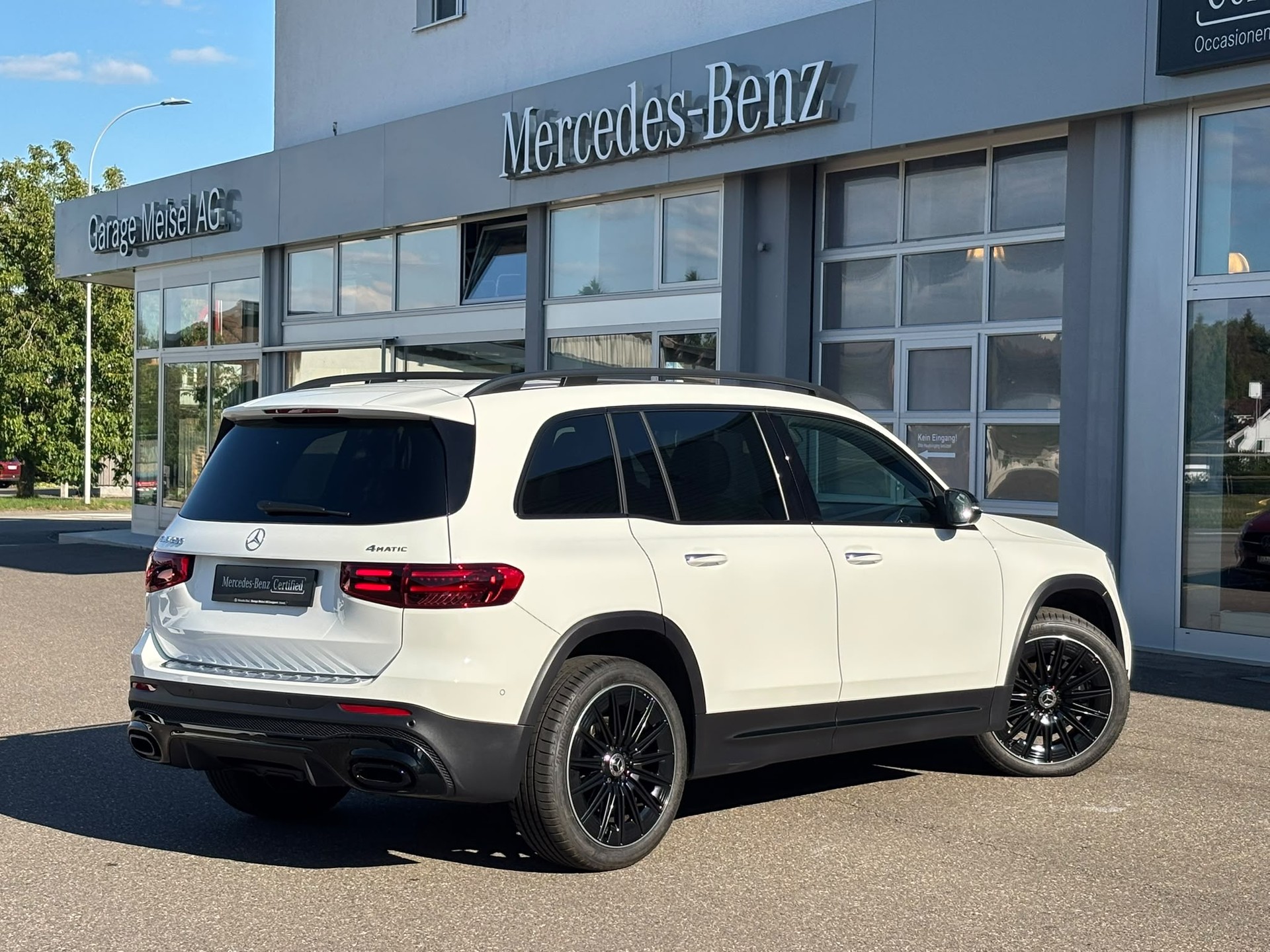 MERCEDES-BENZ GLB 250 AMG-Line 4Matic-image-2