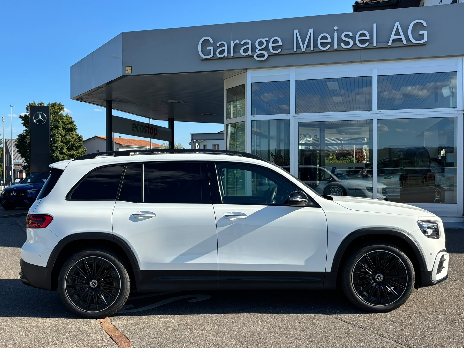 MERCEDES-BENZ GLB 250 AMG-Line 4Matic-image-4