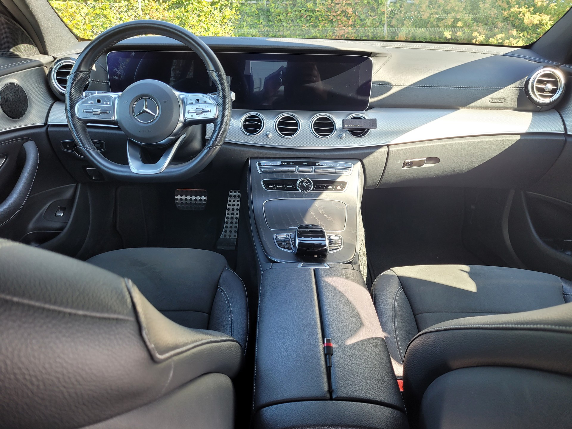 MERCEDES-BENZ E 450 AMG Line 4matic-image-3