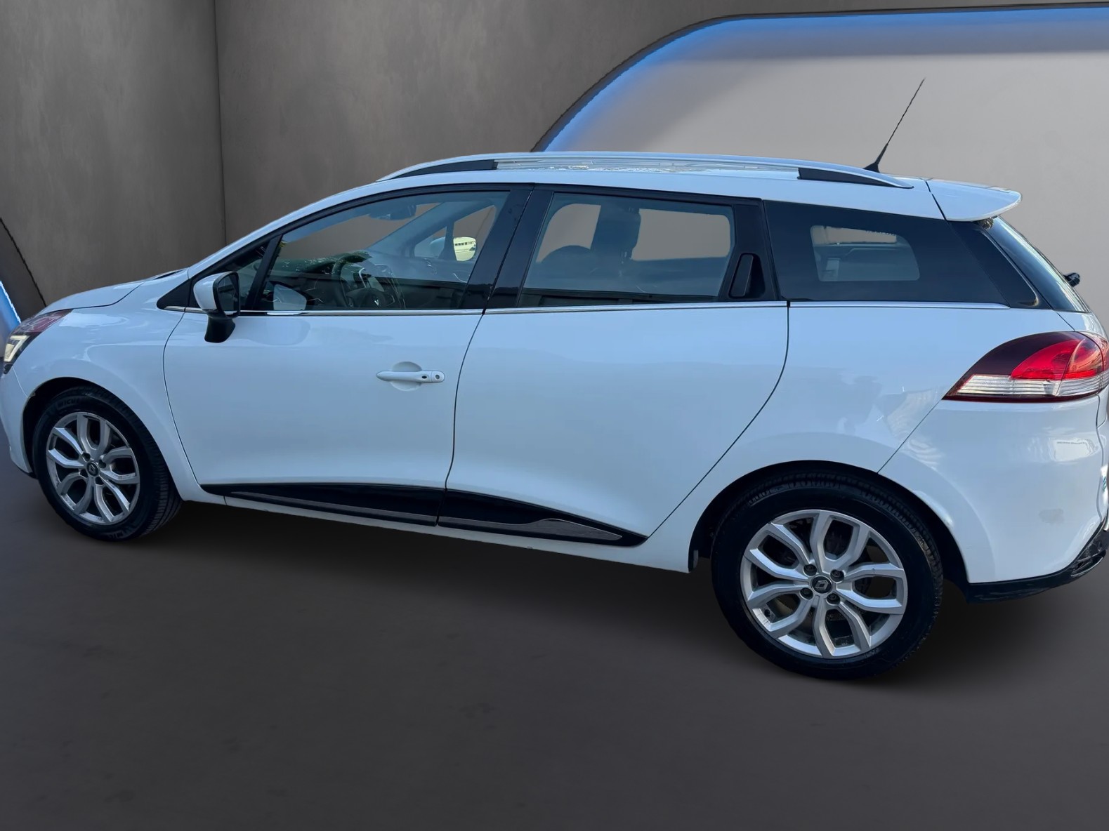 RENAULT Clio Grandtour 1.5 dCi Business Line-image-6