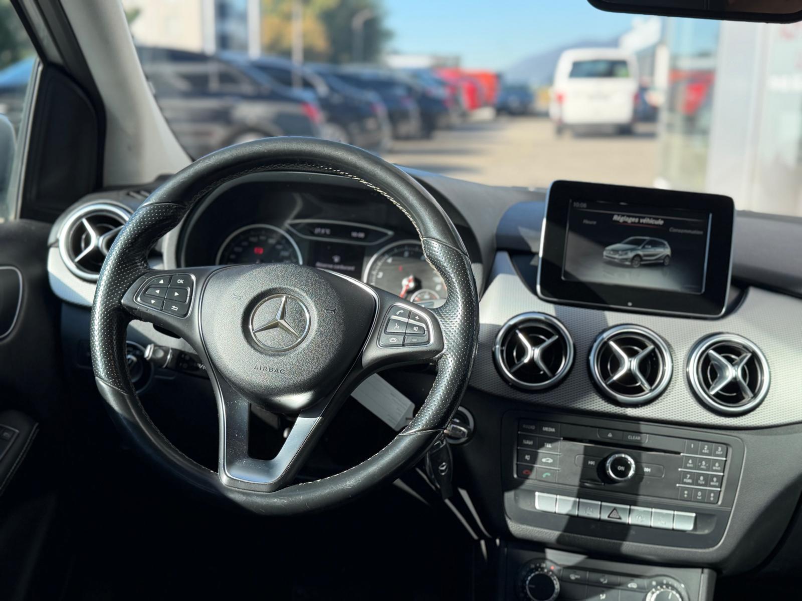 MERCEDES-BENZ B 200 CDI Urban 7G-DCT-image-8