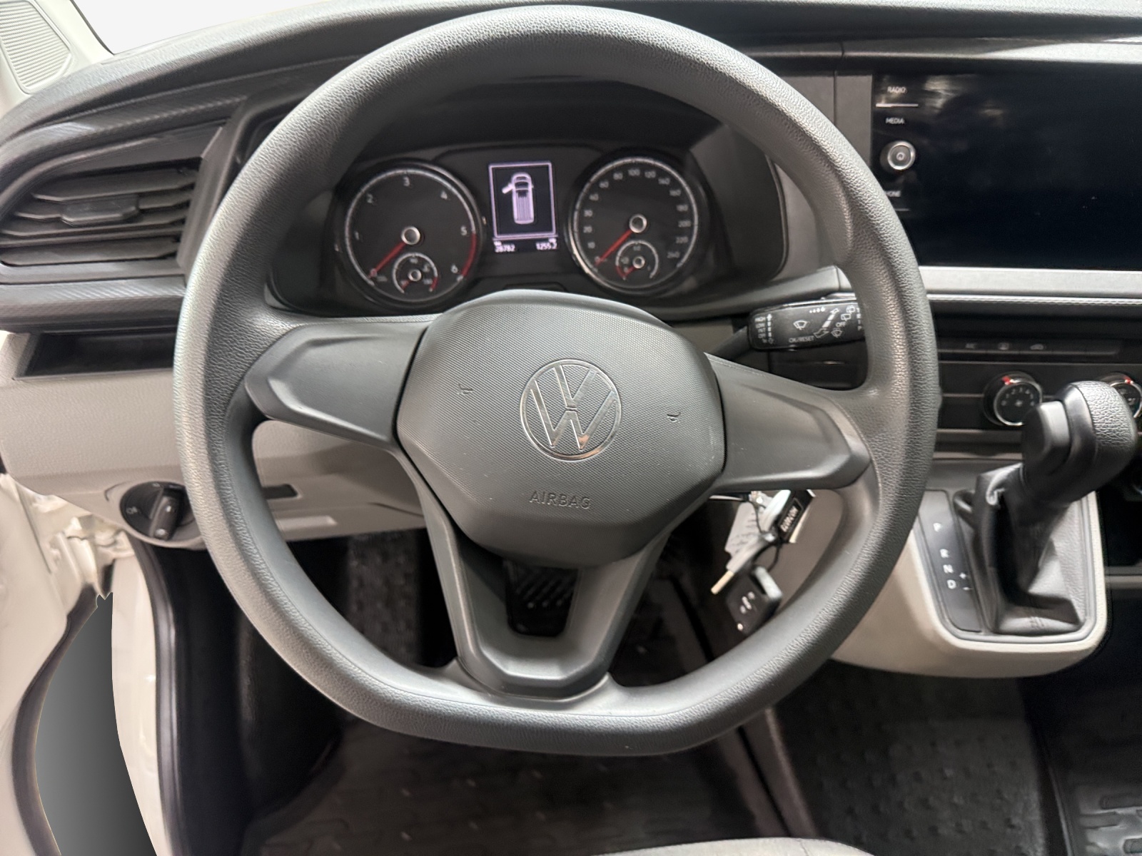 VW T6.1 2.0 TDI DSG-image-9