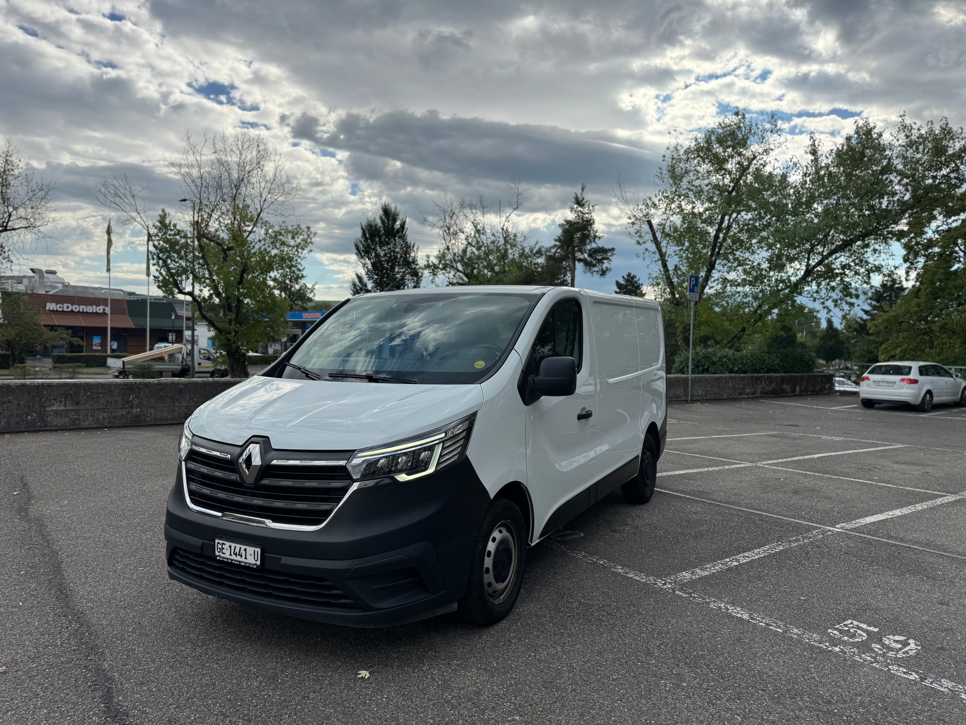 RENAULT Trafic 2.0 Blue dCi110 Access L1H1-image-3