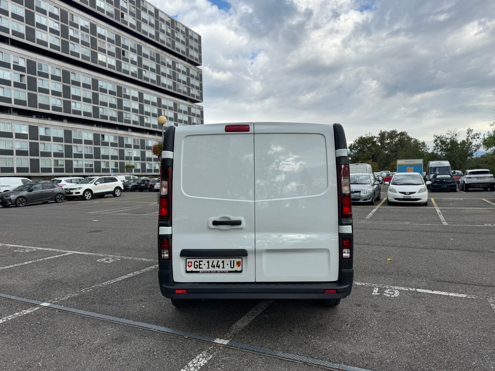 RENAULT Trafic 2.0 Blue dCi110 Access L1H1-image-9