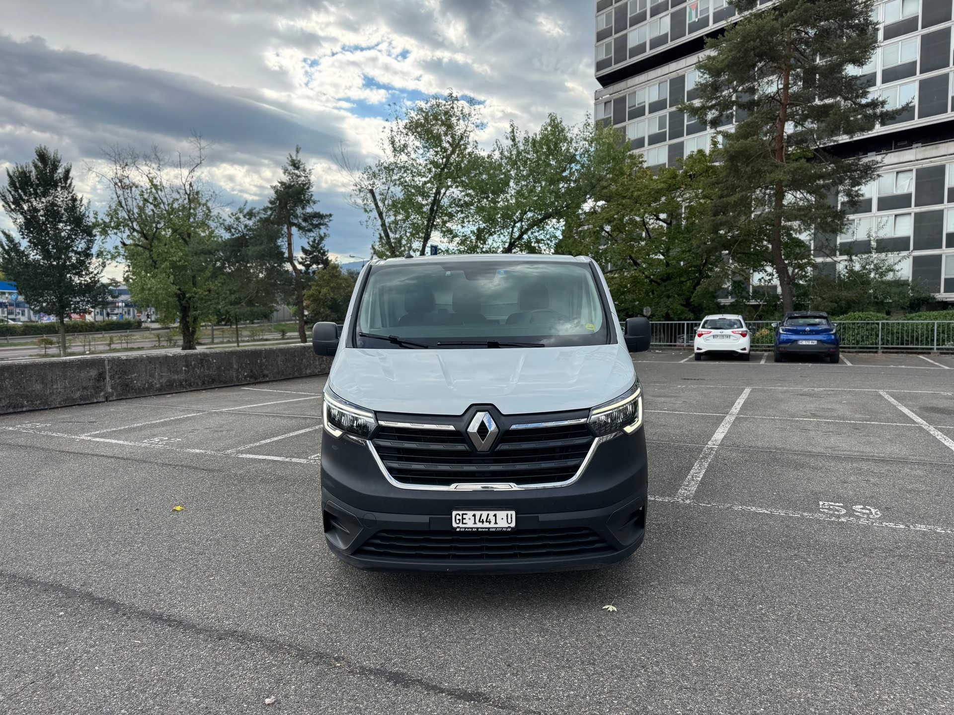 RENAULT Trafic 2.0 Blue dCi110 Access L1H1-image-2