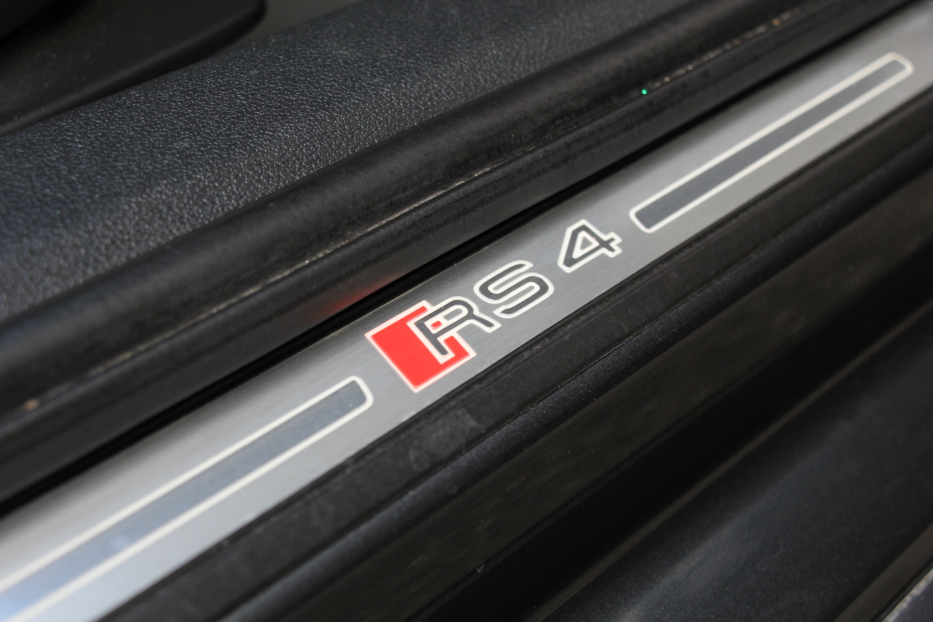 AUDI RS4 Avant 2.9 TFSI quattro tiptronic-image-19