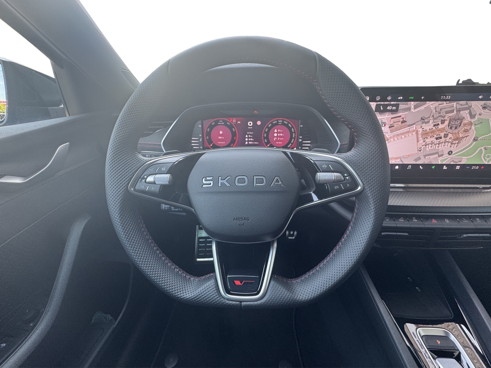 SKODA Octavia Combi 2.0 TSI RS 30 Years Edition DSG-image-8