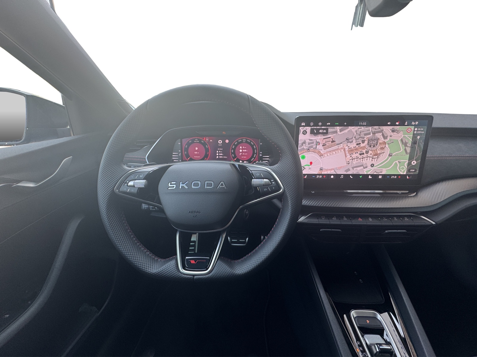 SKODA Octavia Combi 2.0 TSI RS 30 Years Edition DSG-image-6