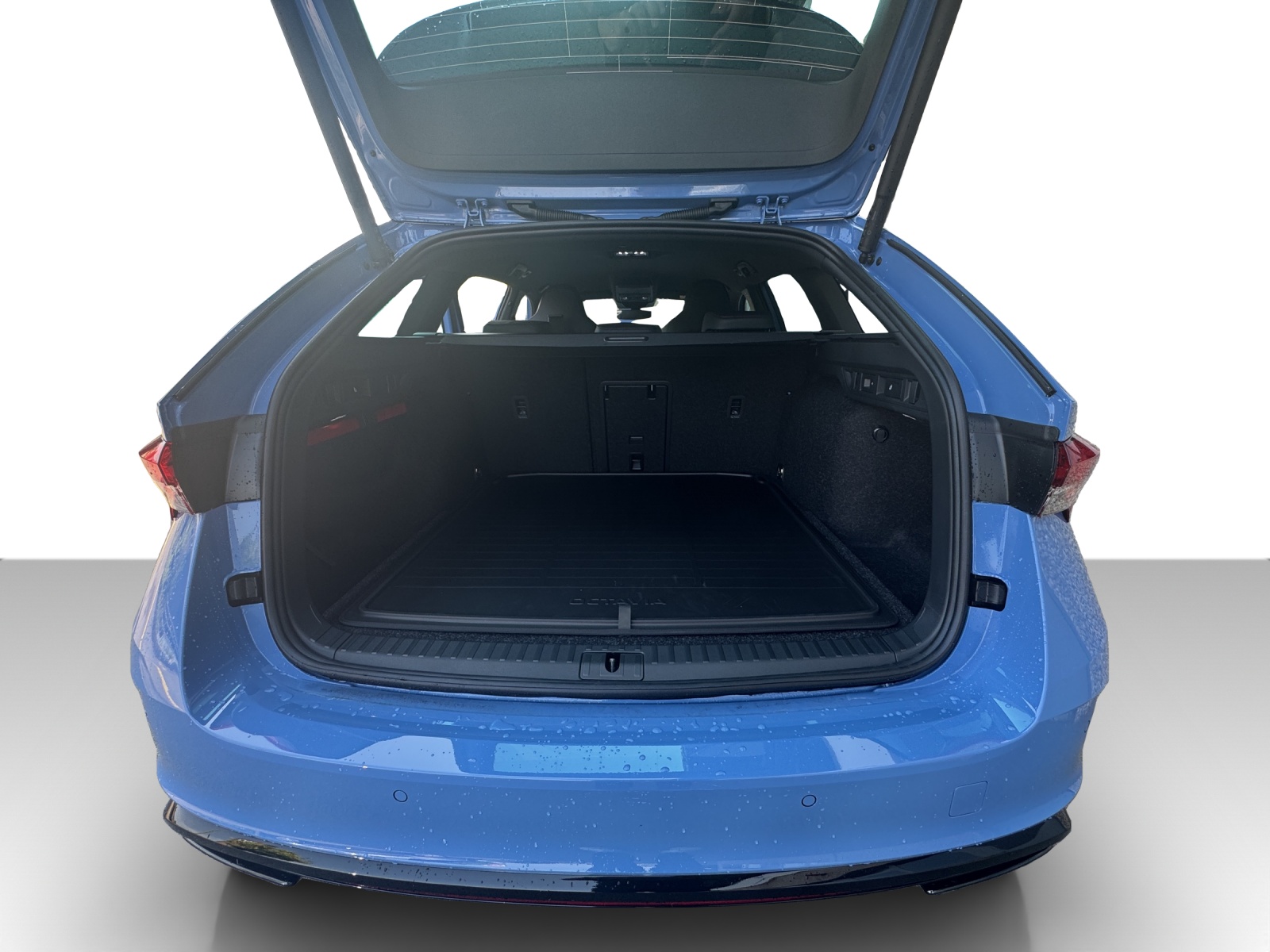 SKODA Octavia Combi 2.0 TSI RS 30 Years Edition DSG-image-10