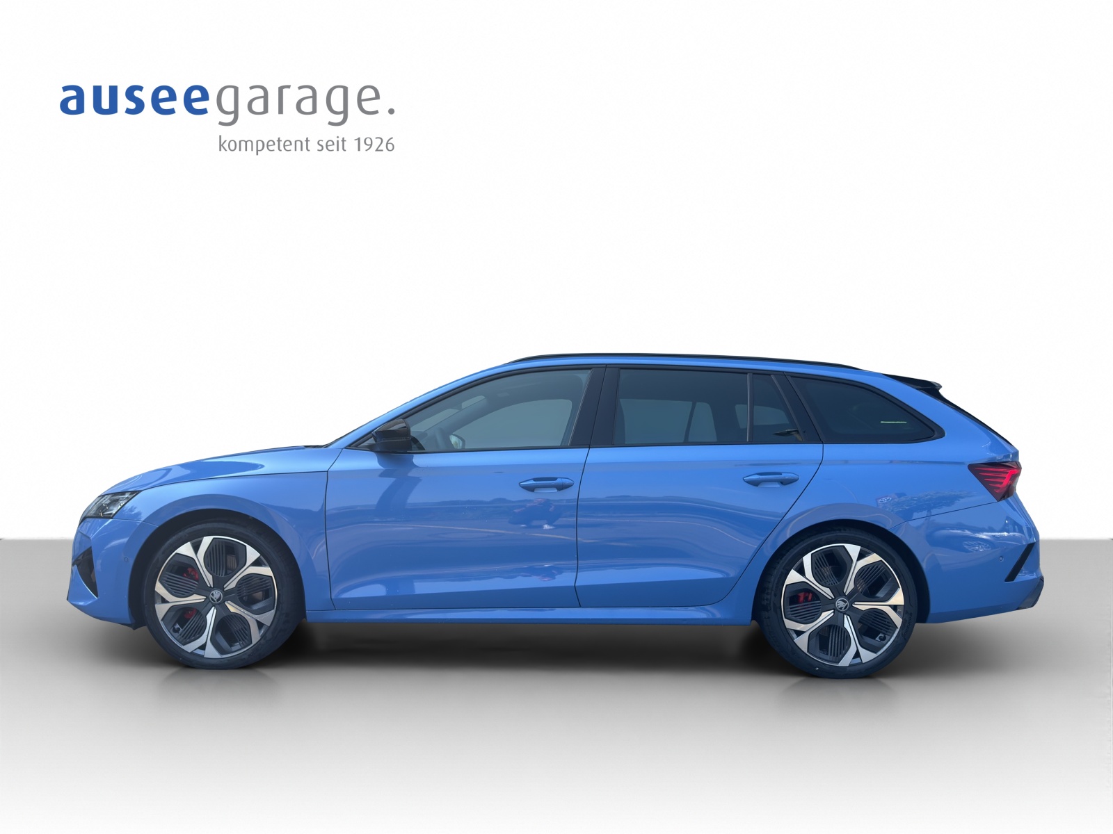 SKODA Octavia Combi 2.0 TSI RS 30 Years Edition DSG-image-1