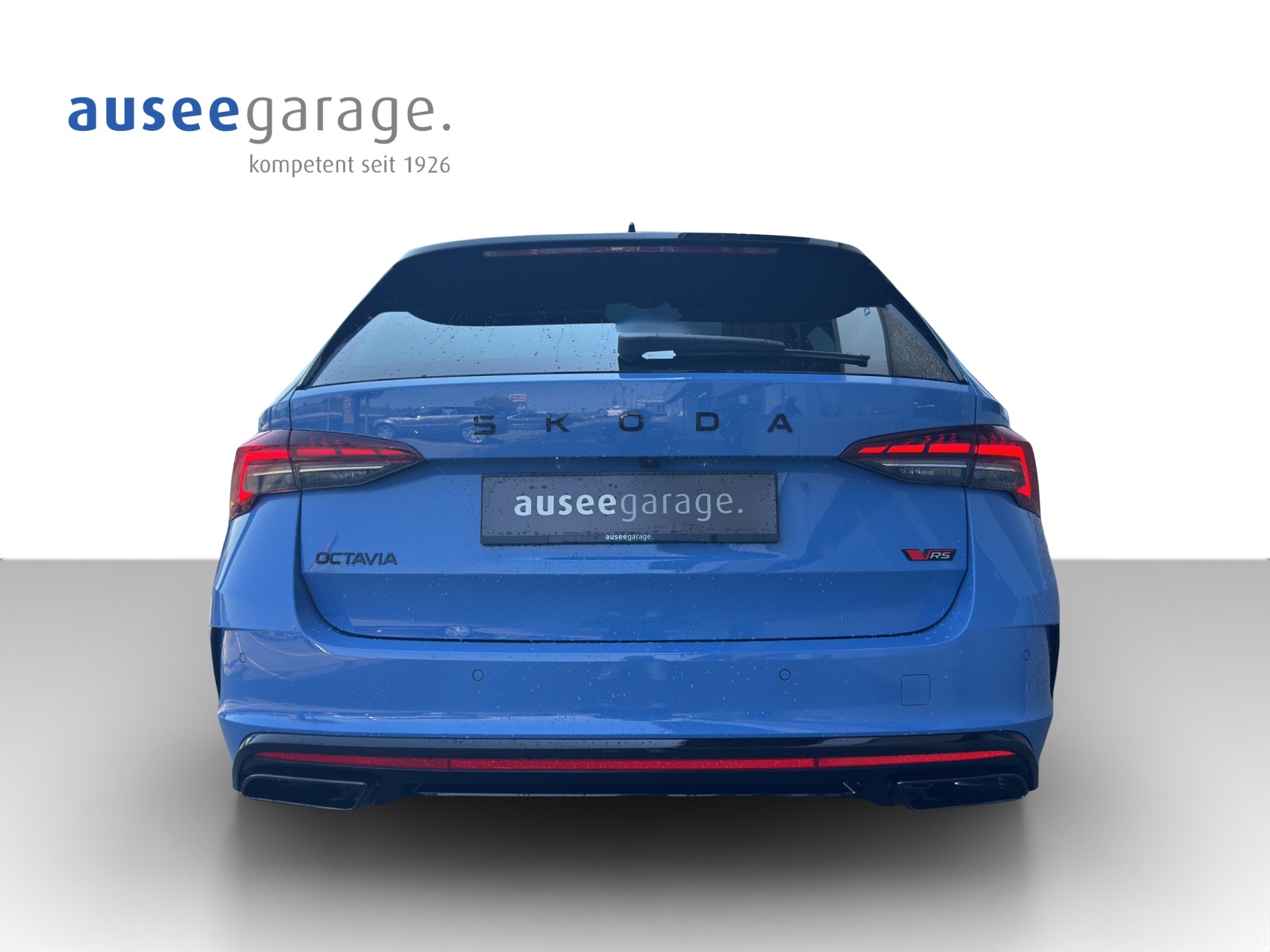 SKODA Octavia Combi 2.0 TSI RS 30 Years Edition DSG-image-3