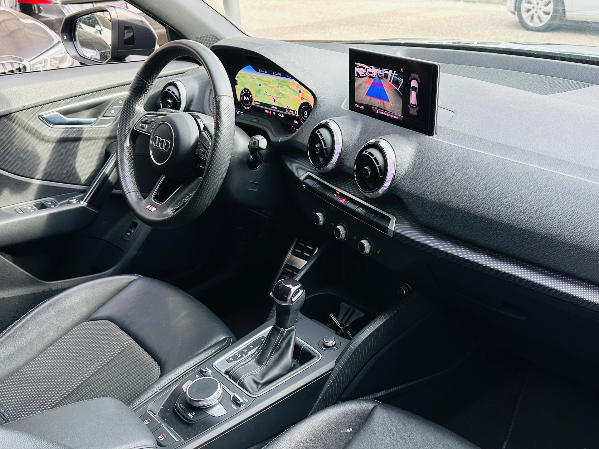 AUDI Q2 35 TFSI S line S-tronic-image-15