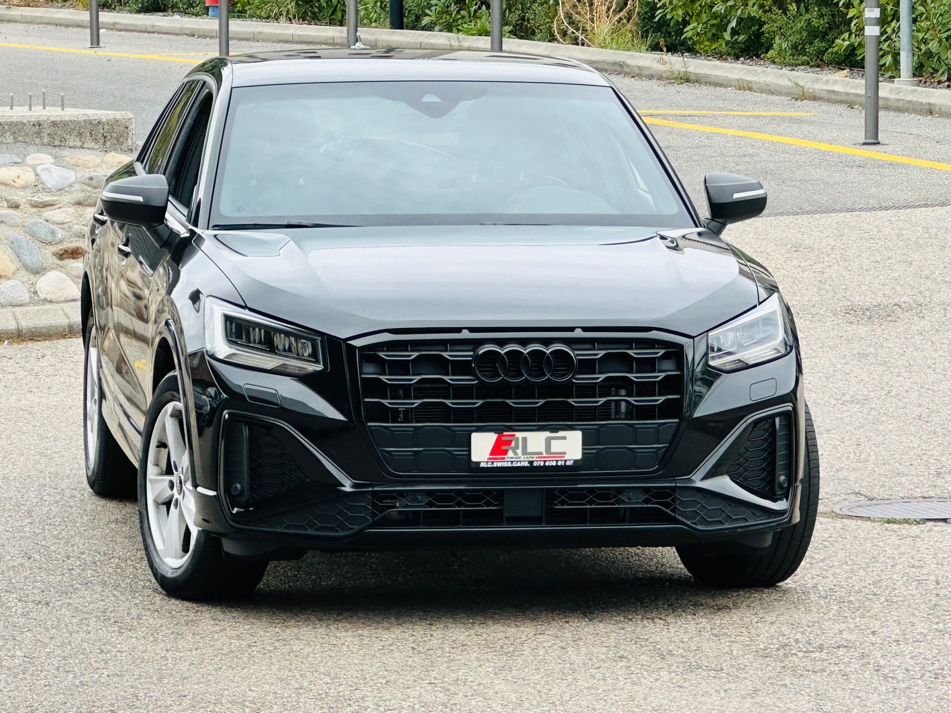 AUDI Q2 35 TFSI S line S-tronic-image-3