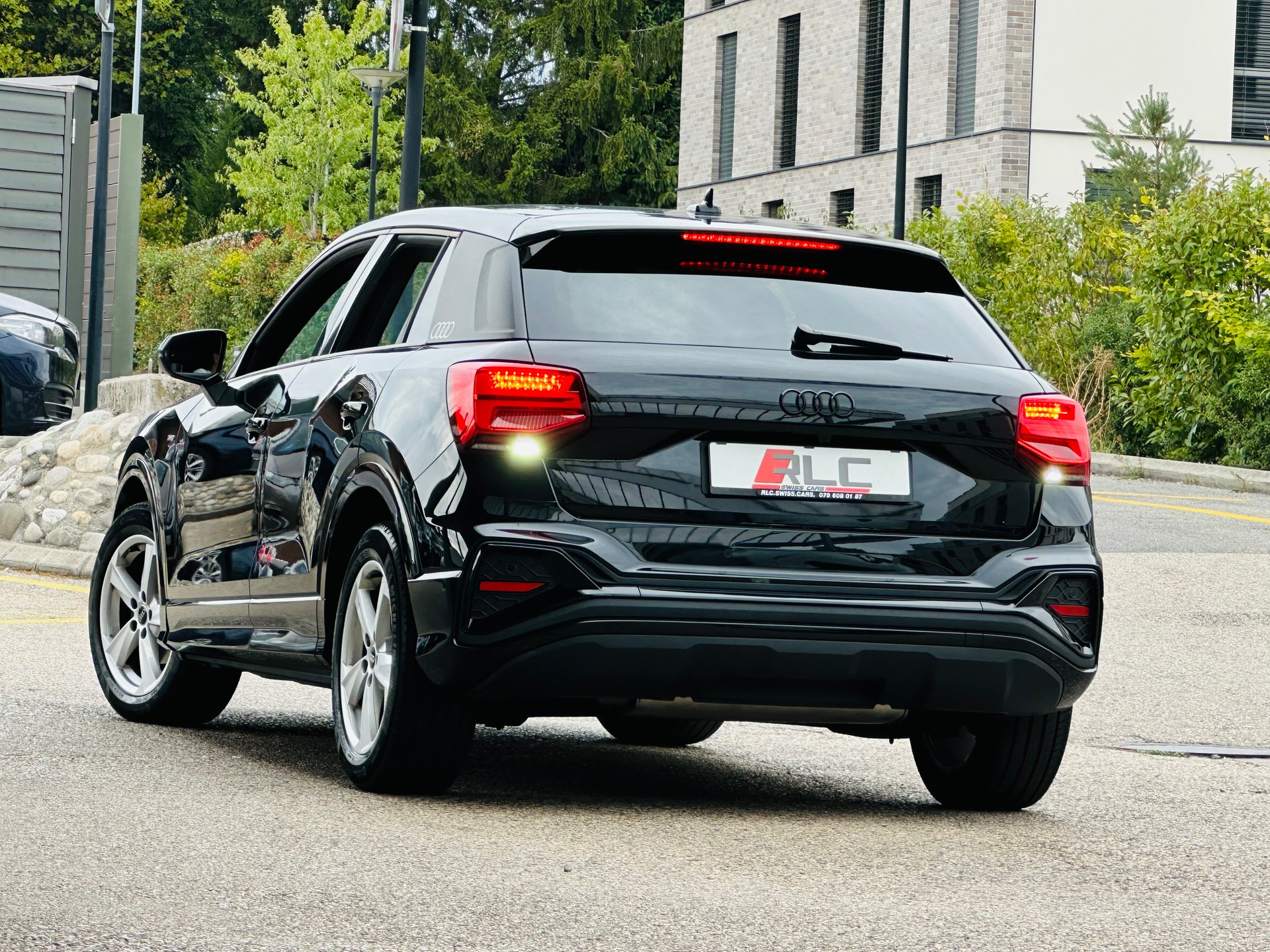 AUDI Q2 35 TFSI S line S-tronic-image-11
