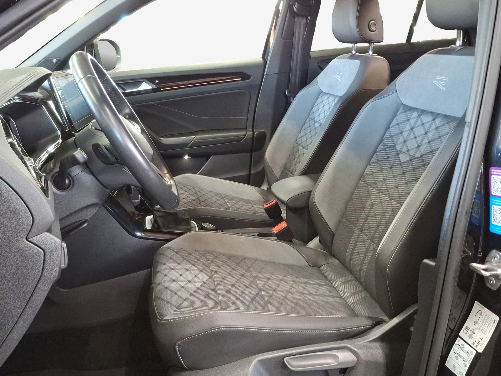 VW T-Roc 2.0 TSI R-Line DSG 4Motion-image-7