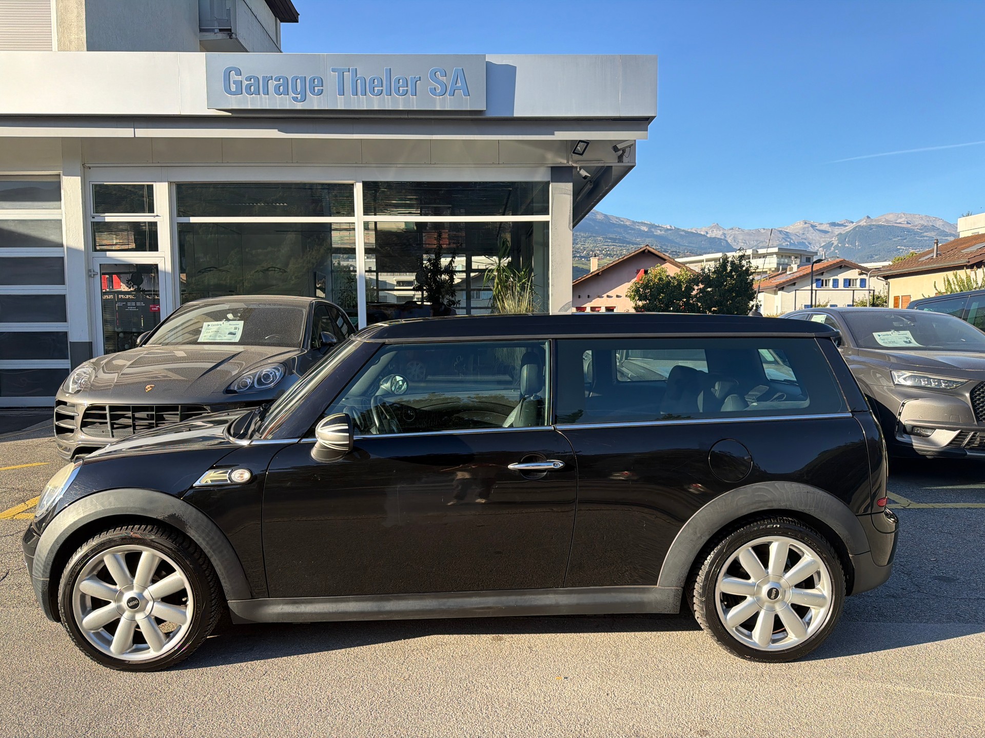 MINI Clubman Cooper-image-1