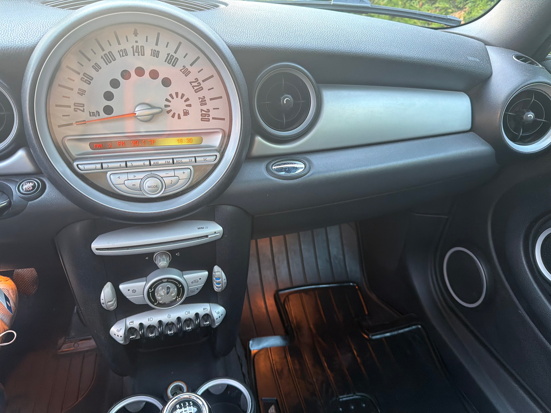 MINI Clubman Cooper-image-19