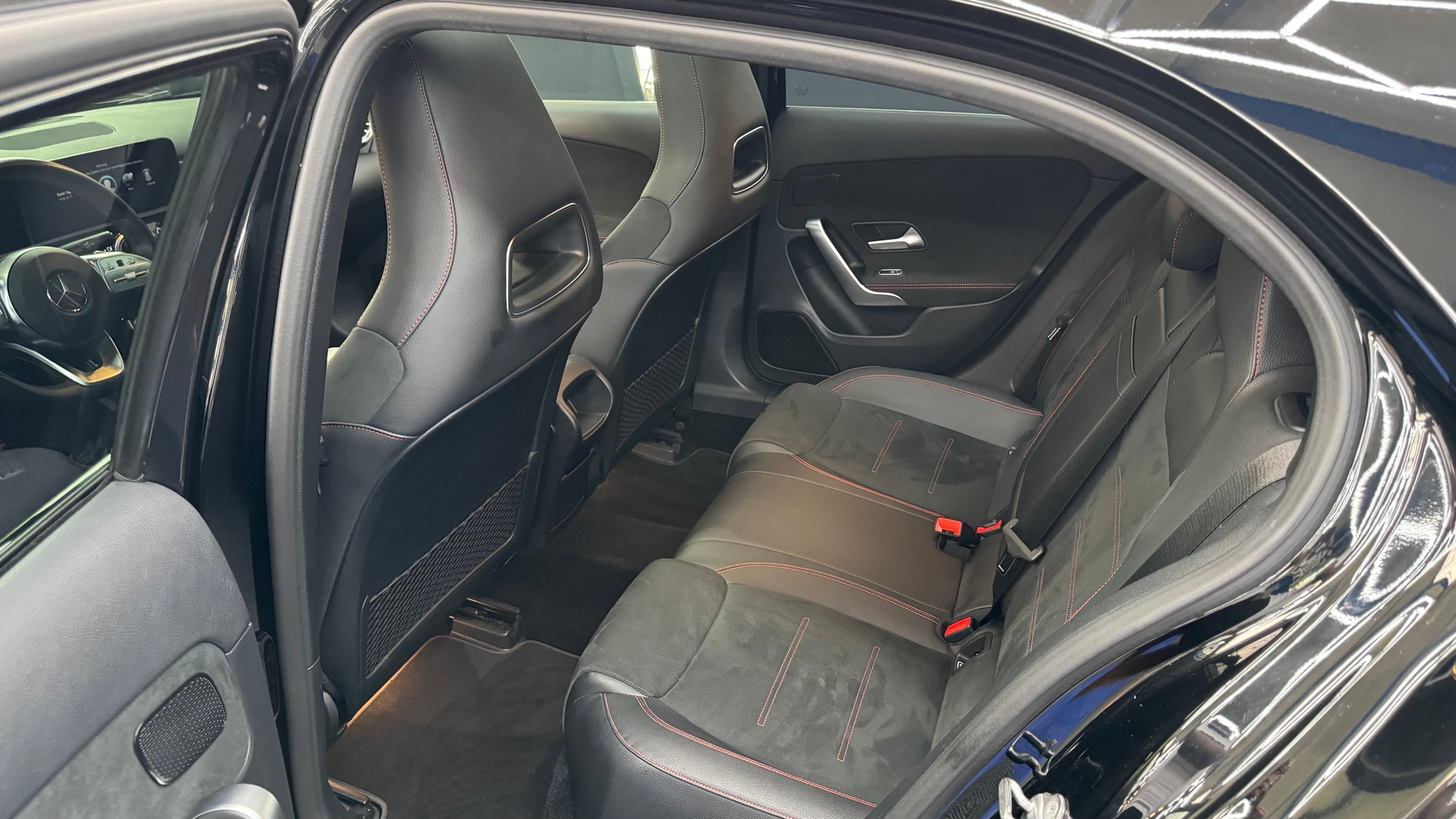 MERCEDES-BENZ A 250 AMG Line 4m-image-8