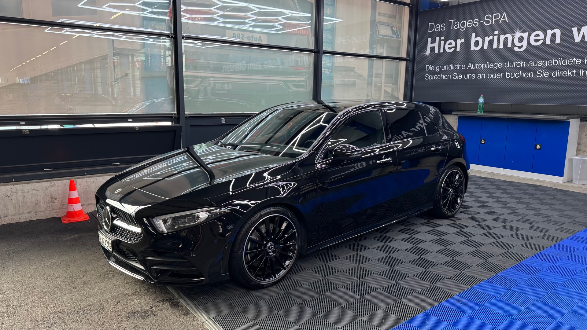 MERCEDES-BENZ A 250 AMG Line 4m-image-0