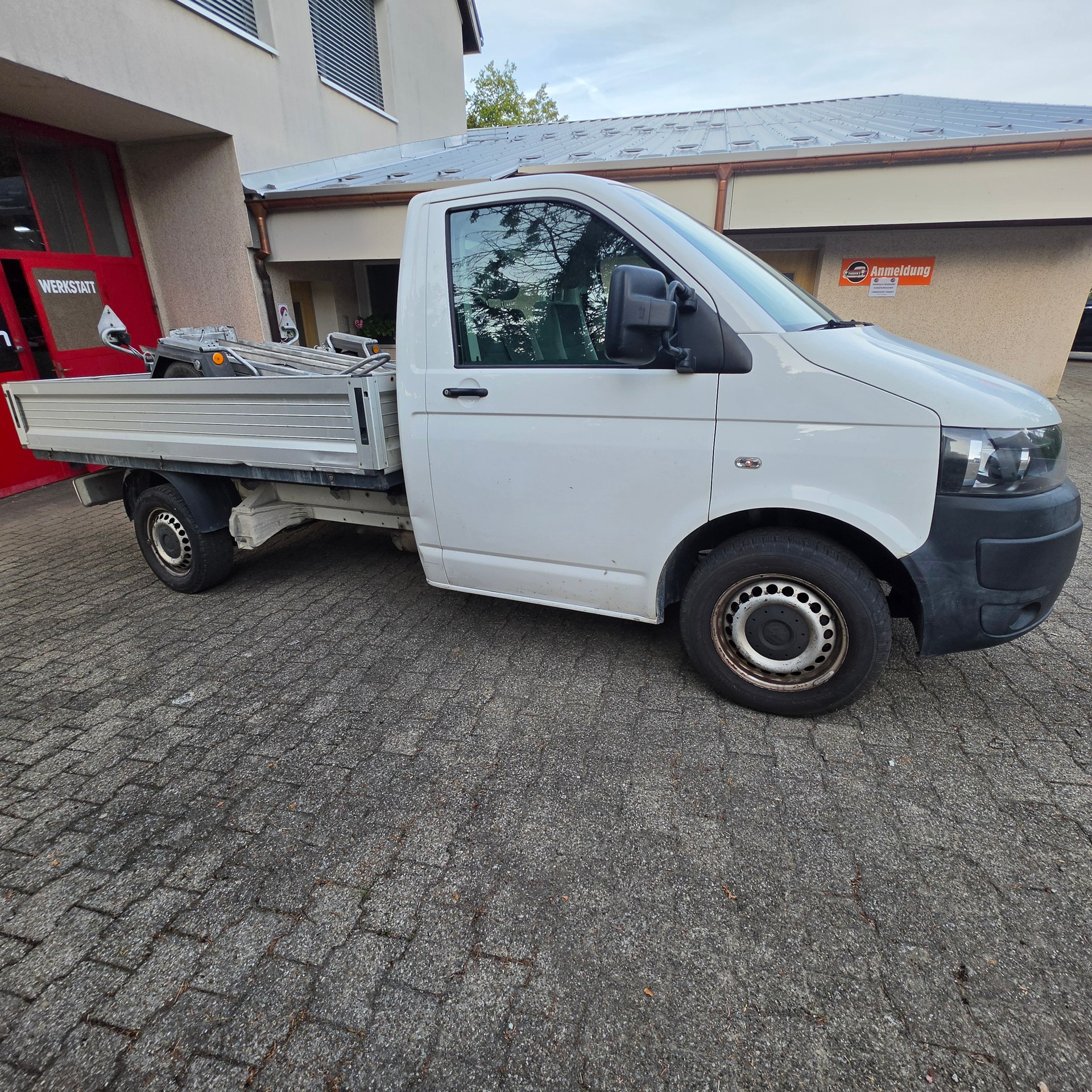 VW T5 2.0 TDI Entry-image-1