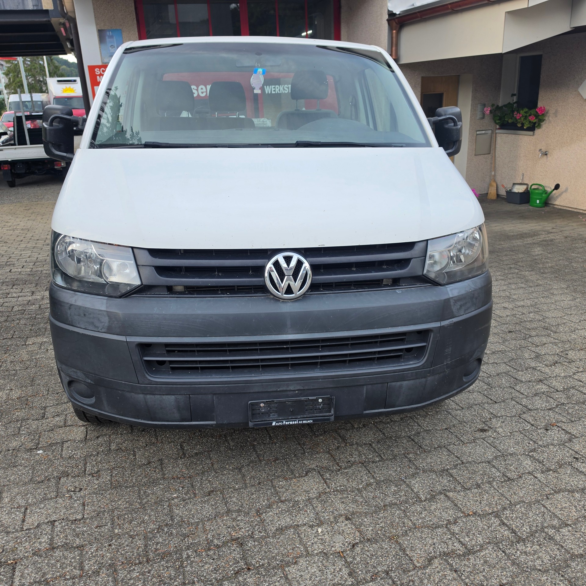 VW T5 2.0 TDI Entry-image-0