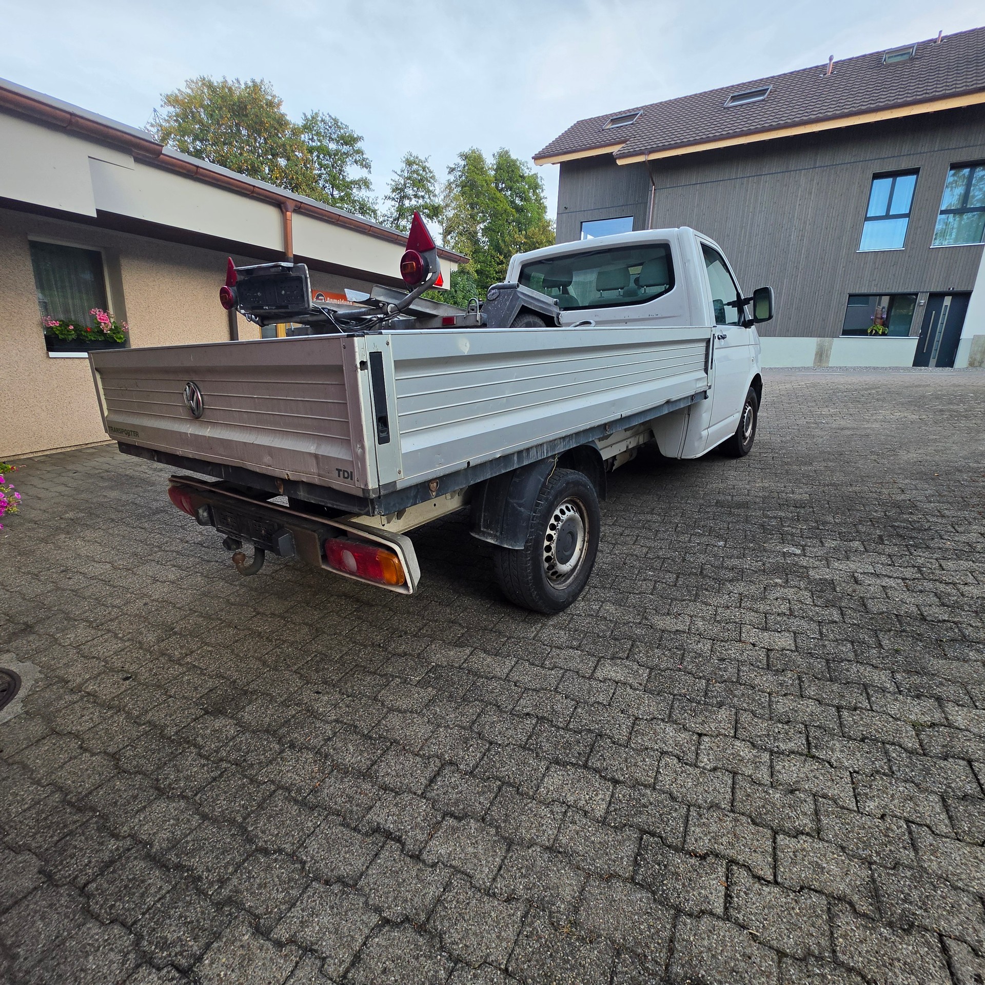 VW T5 2.0 TDI Entry-image-2