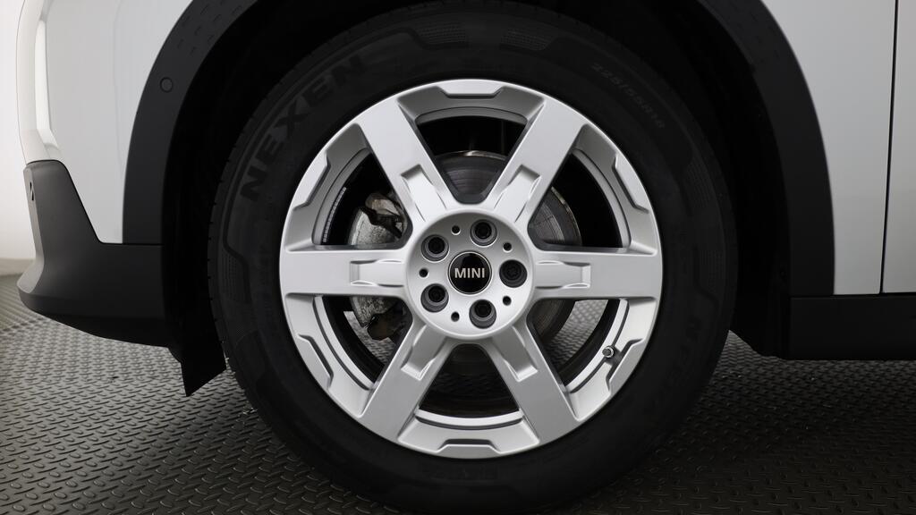 MINI Countryman E-image-9