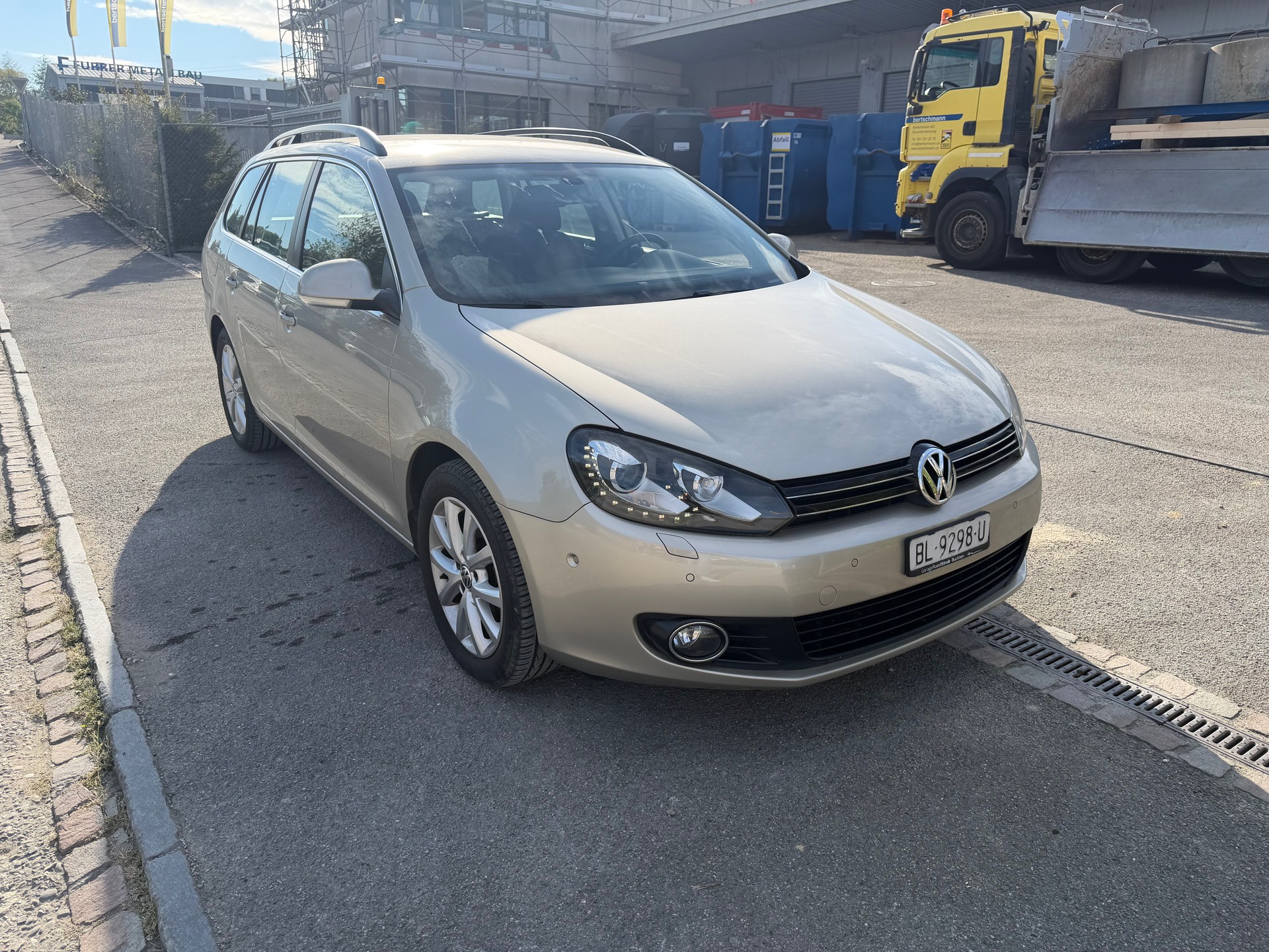 VW Golf Variant 2.0 TDI Comfortline DSG-image-3