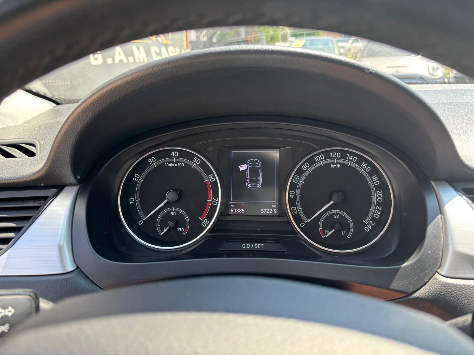 SKODA Rapid Spaceback 1.0 TSI Advantage DSG-image-10