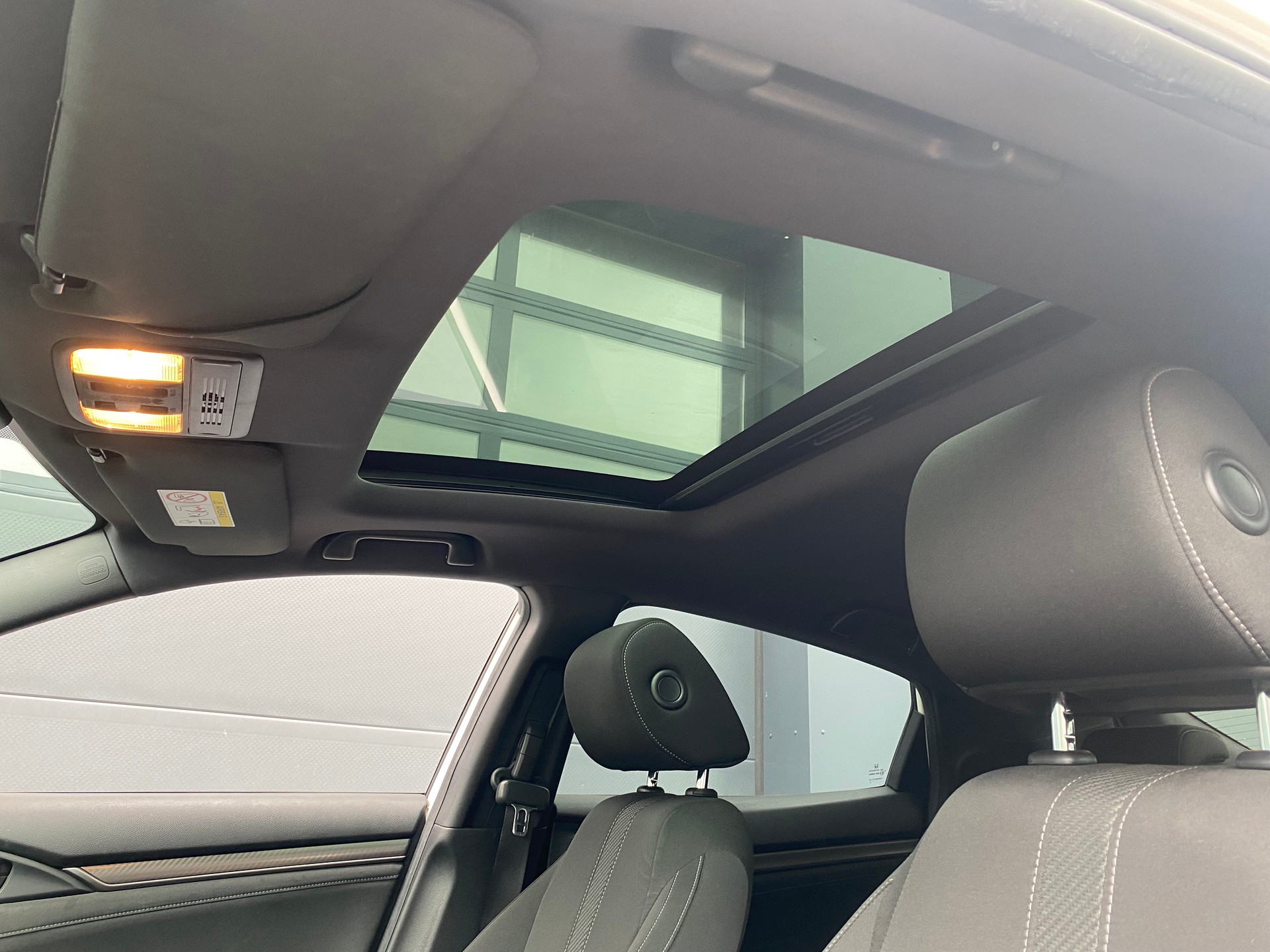 HONDA Civic 1.5 VTEC Sport Plus-image-16