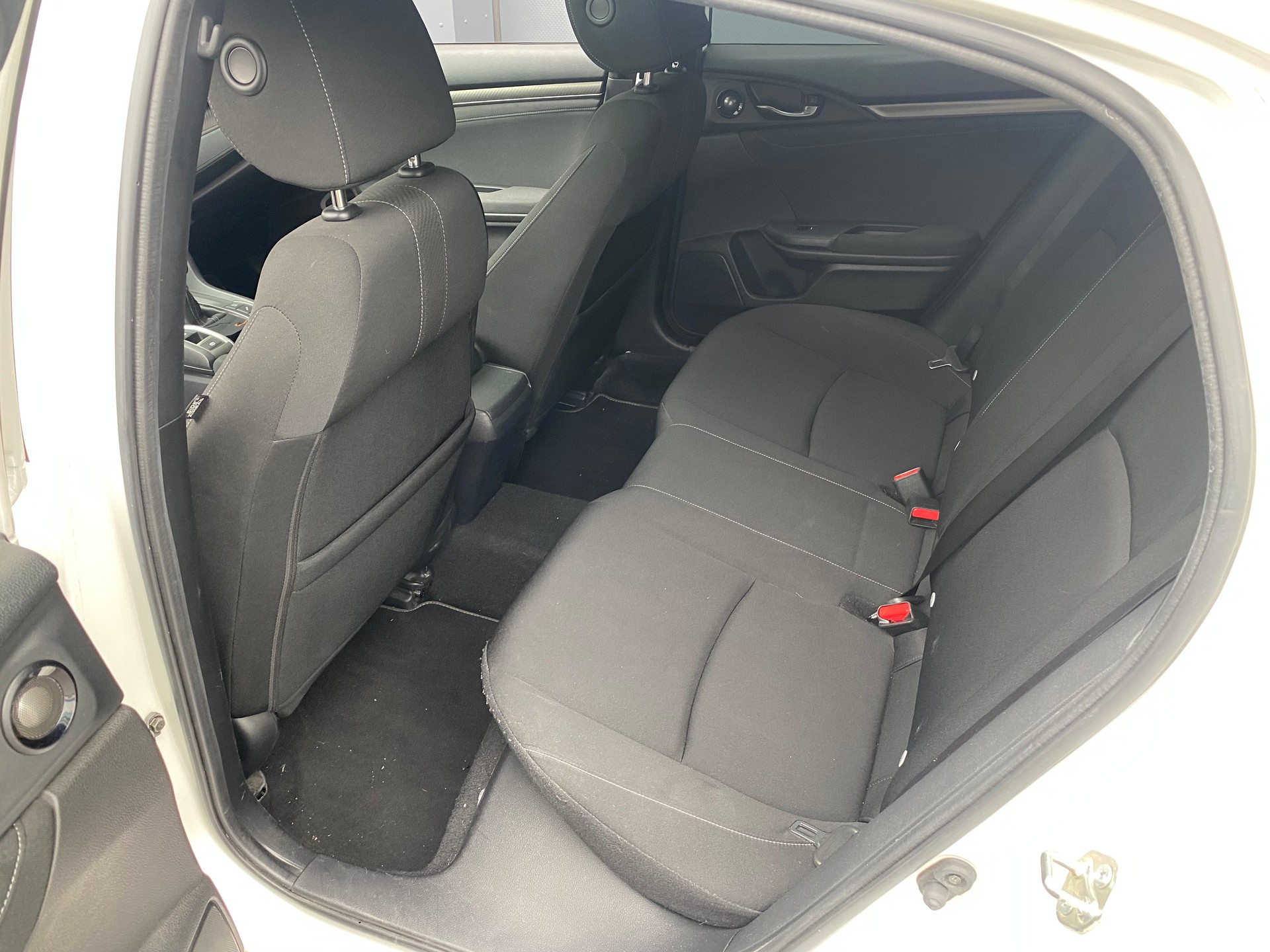 HONDA Civic 1.5 VTEC Sport Plus-image-18