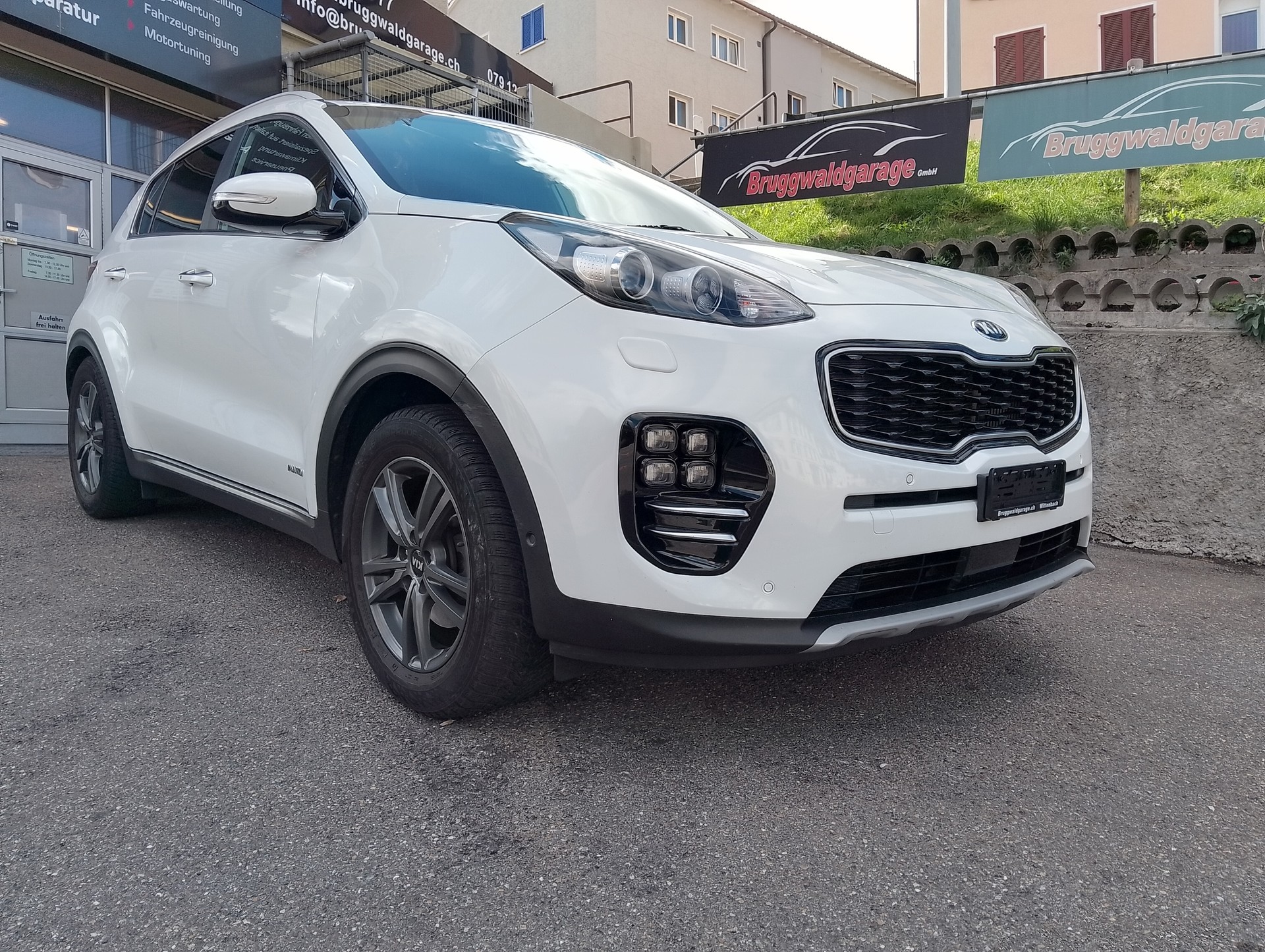 KIA Sportage 2.0CRDi Style GT Line 4WD Automat-image-4
