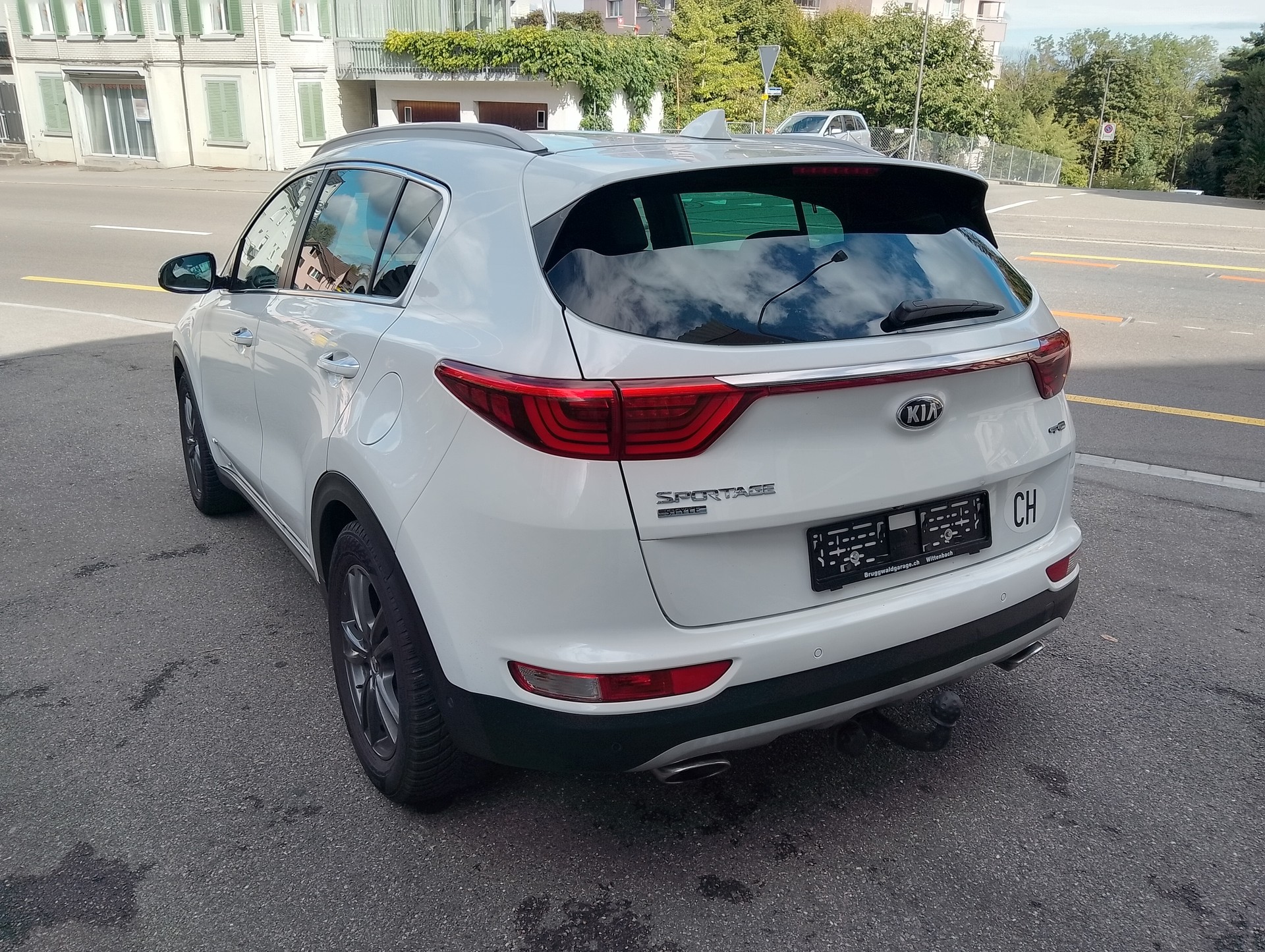 KIA Sportage 2.0CRDi Style GT Line 4WD Automat-image-10