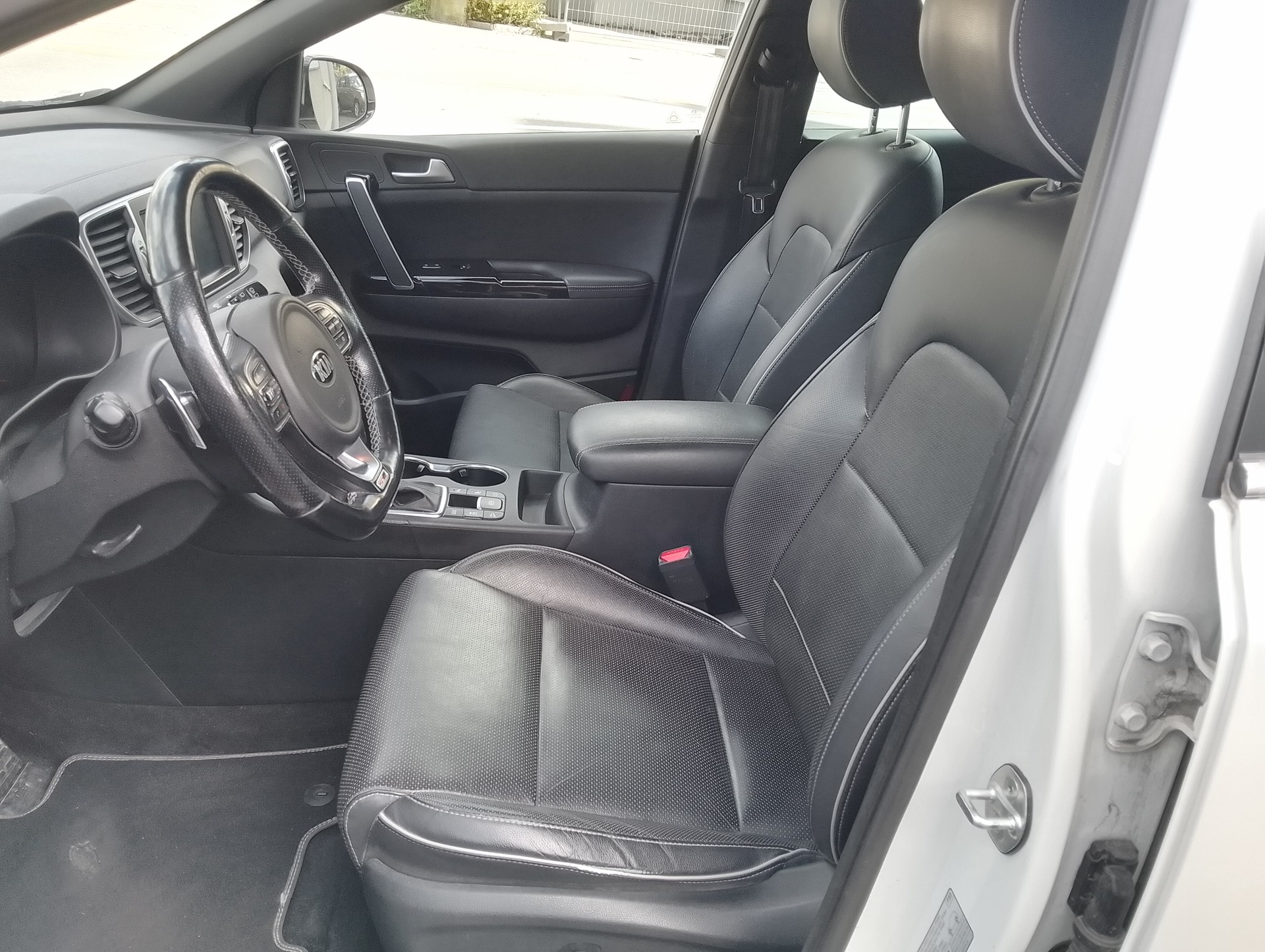 KIA Sportage 2.0CRDi Style GT Line 4WD Automat-image-12