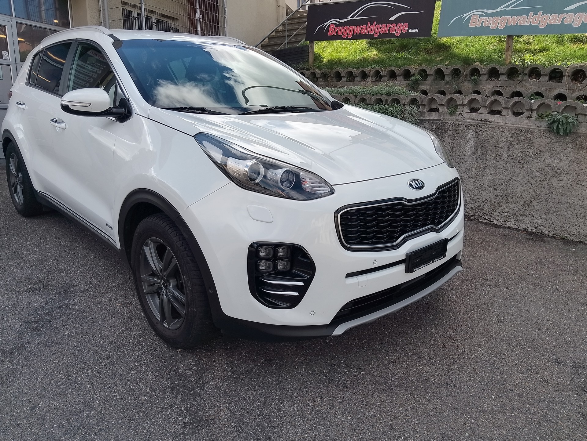 KIA Sportage 2.0CRDi Style GT Line 4WD Automat-image-3