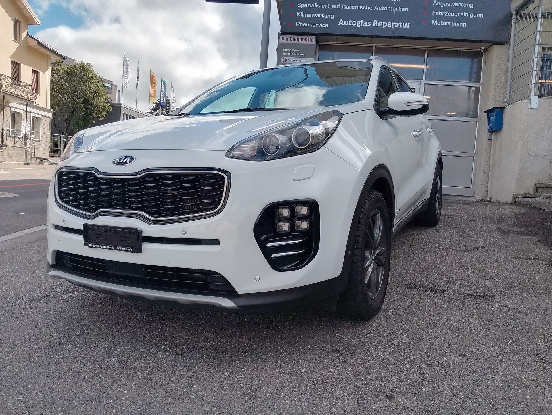 KIA Sportage 2.0CRDi Style GT Line 4WD Automat-image-2
