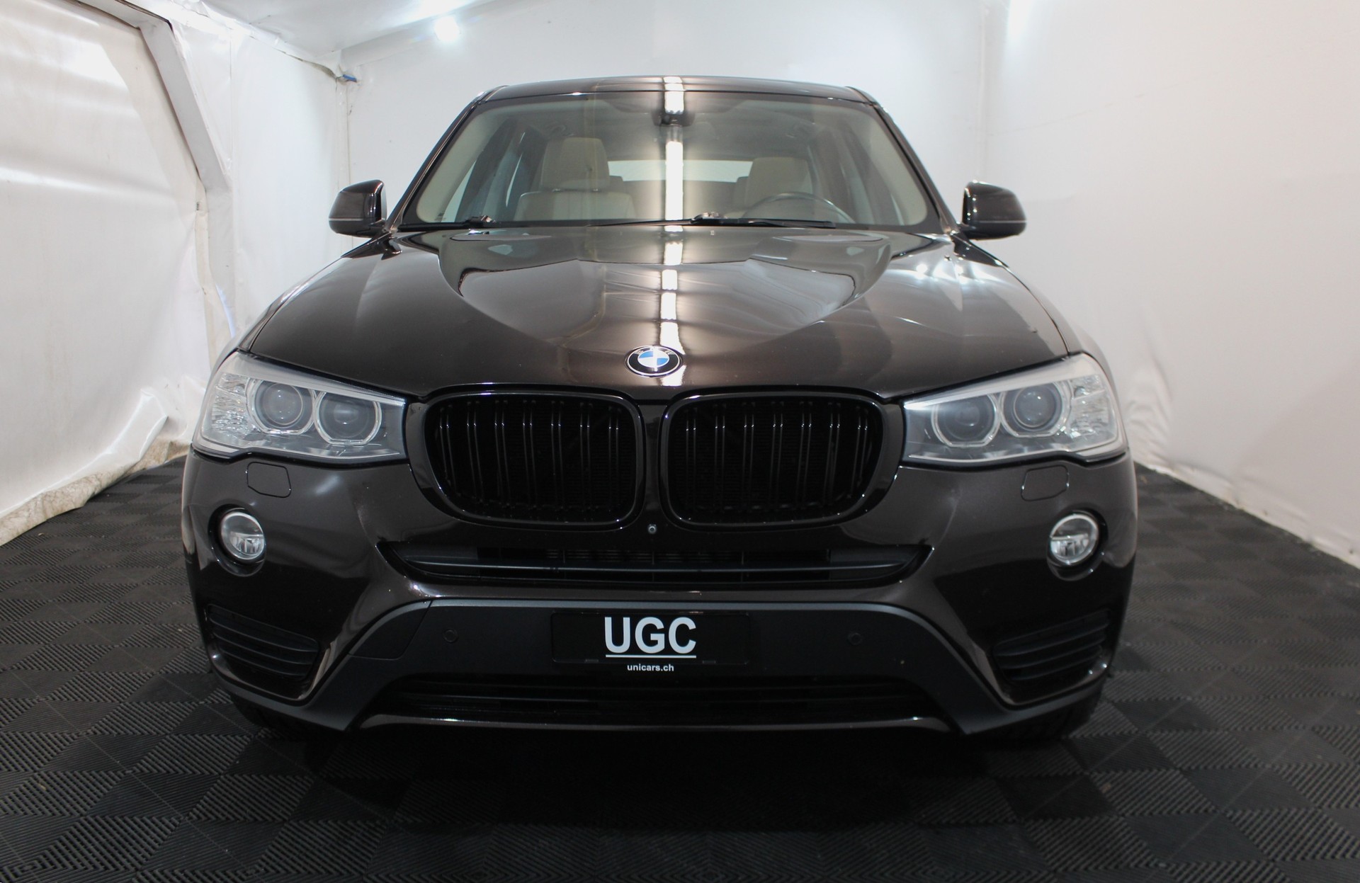 BMW X3 20d xDrive SAG-showroom-element-1