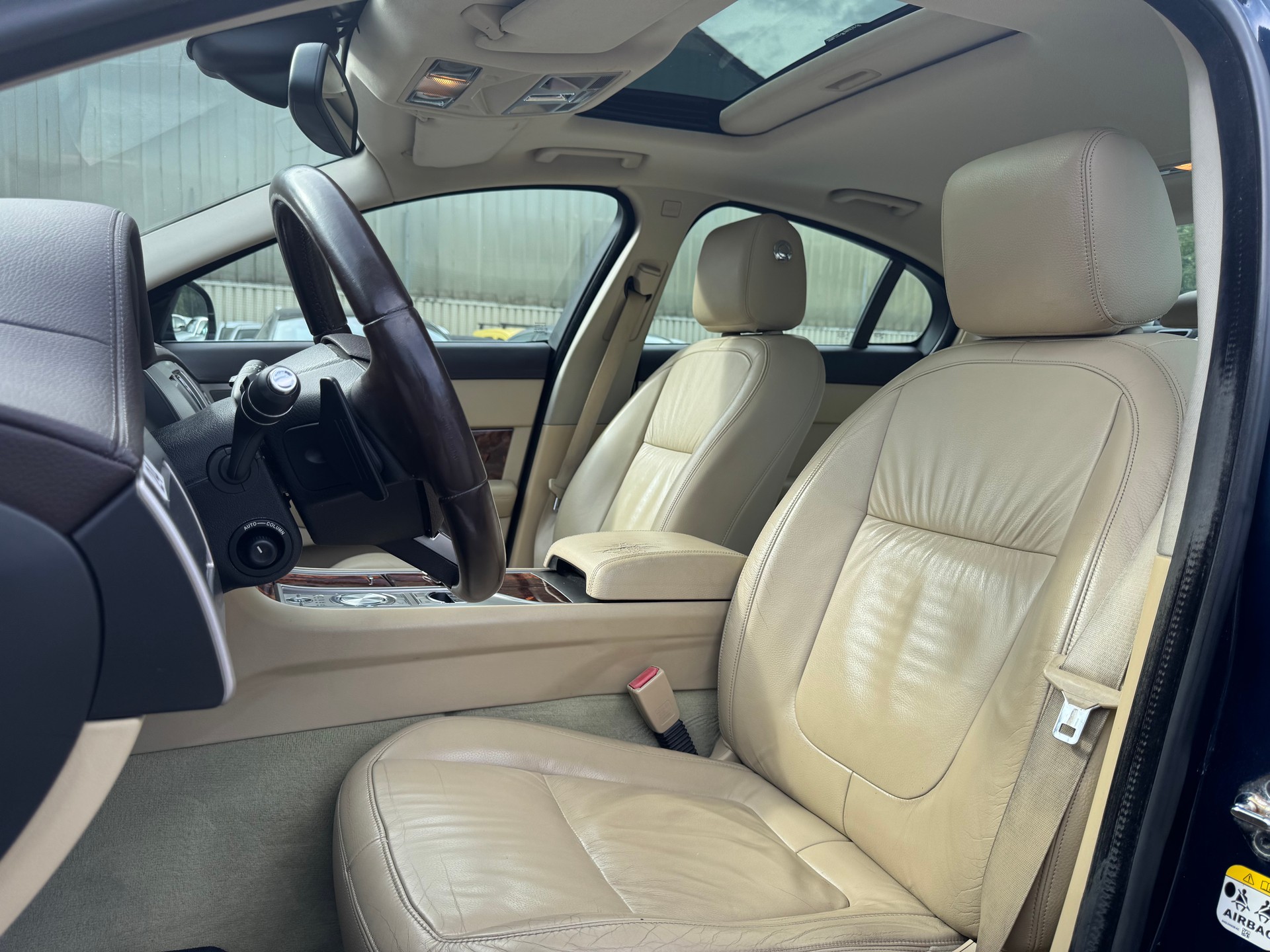 JAGUAR XF 3.0d V6 Prem. Luxury-image-8