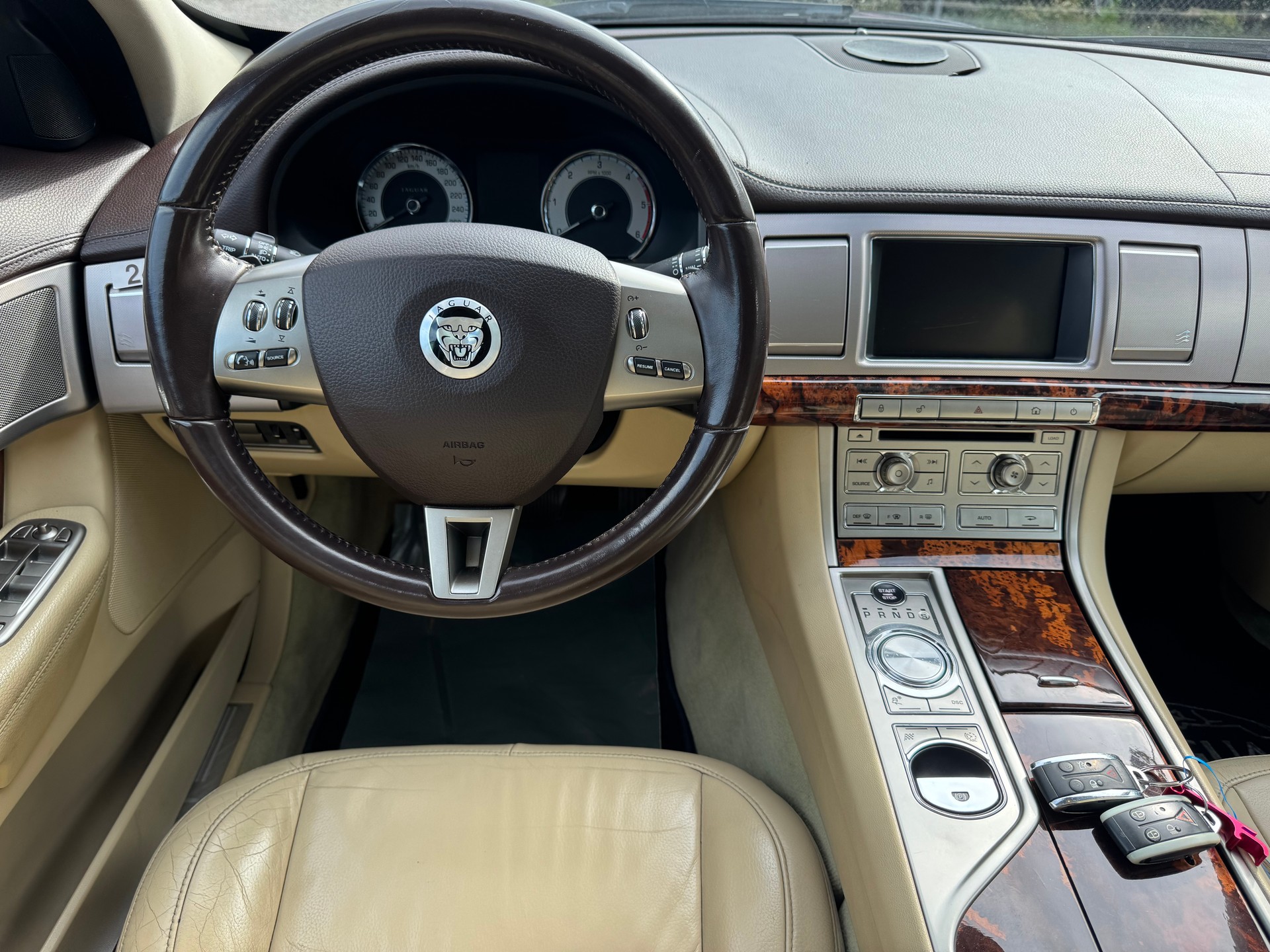 JAGUAR XF 3.0d V6 Prem. Luxury-image-11