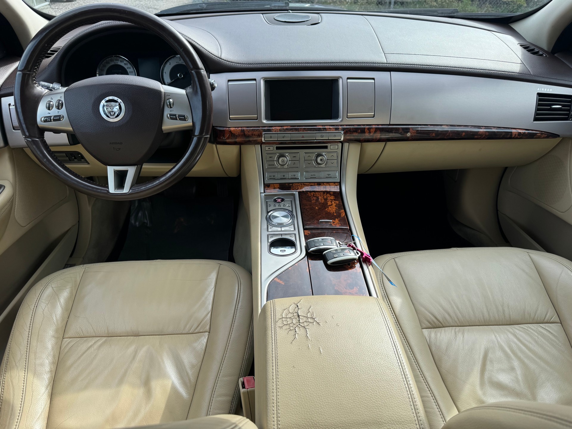 JAGUAR XF 3.0d V6 Prem. Luxury-image-10