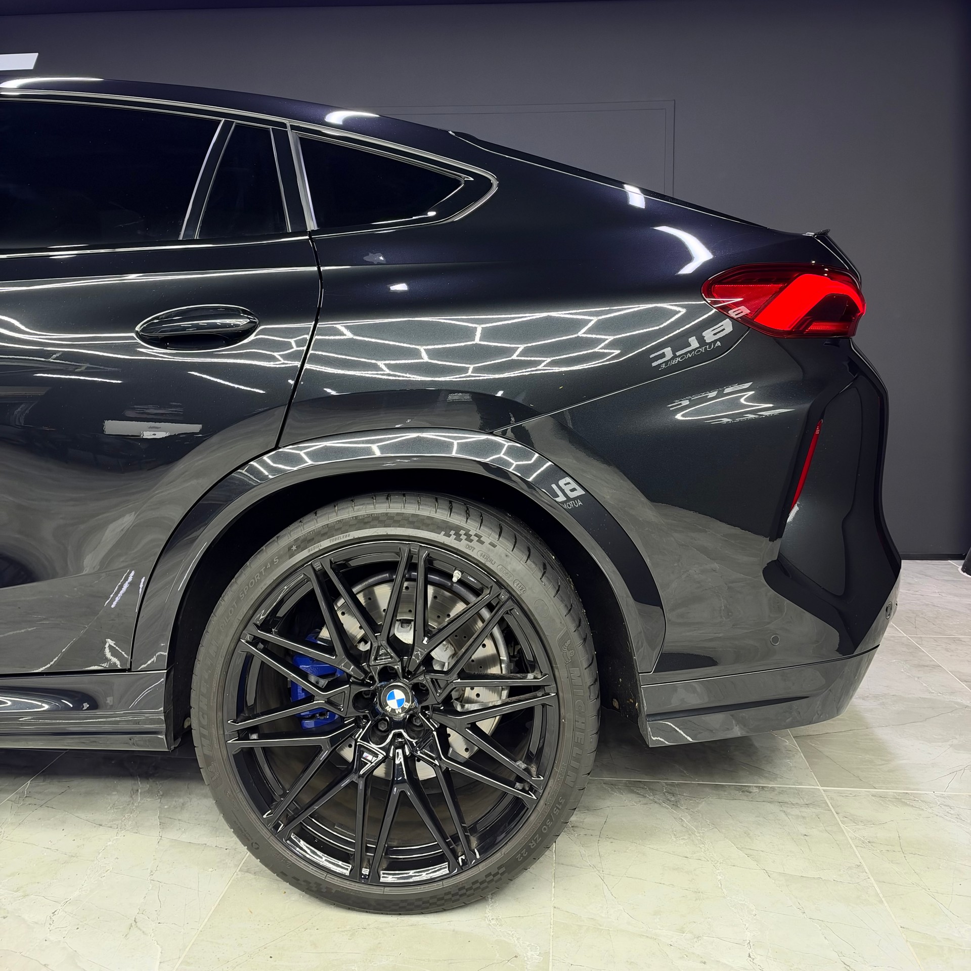 BMW X6M Steptronic M Competition-image-6