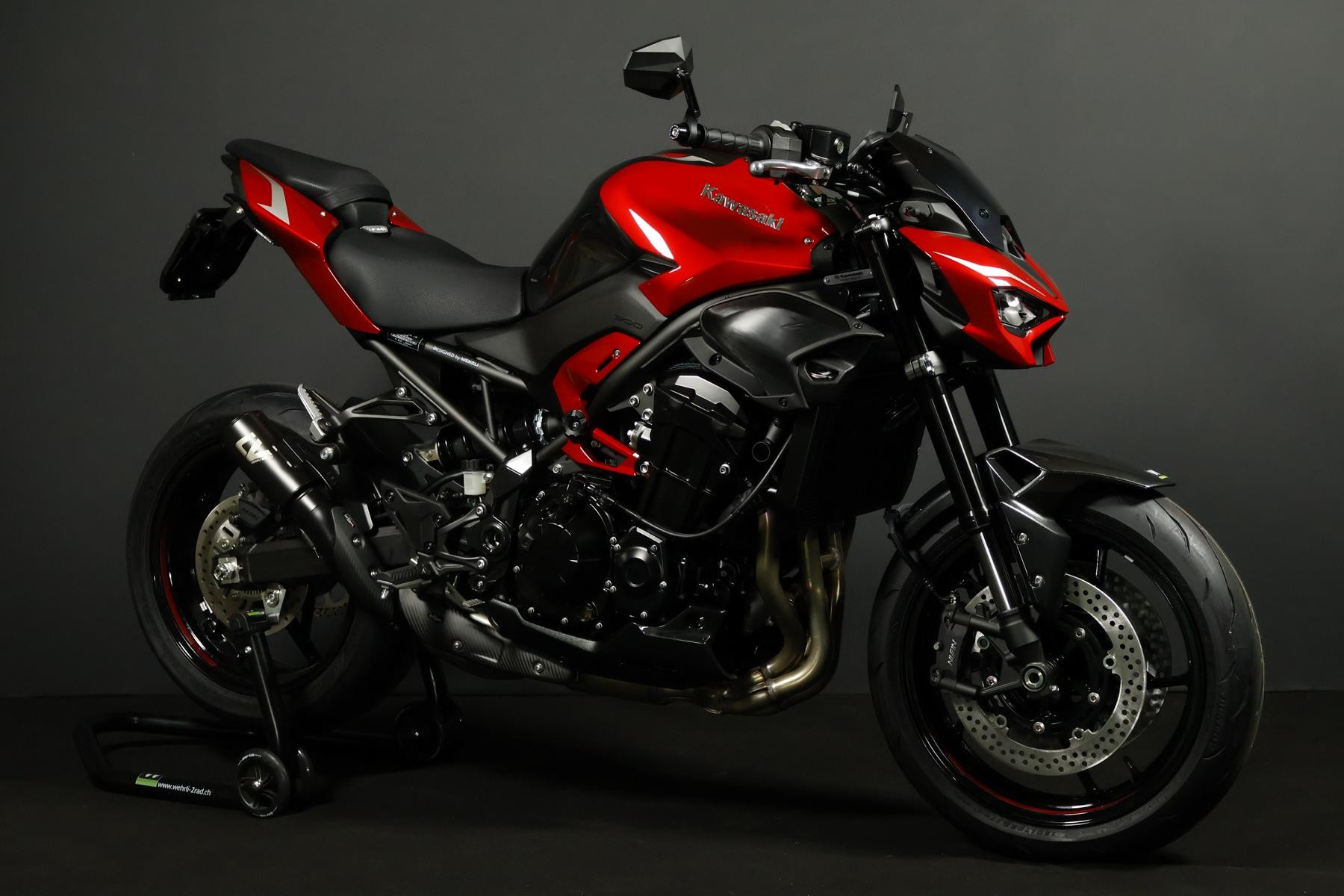 KAWASAKI Z 900 (91/70/35 KW) Level 3-showroom-element-2