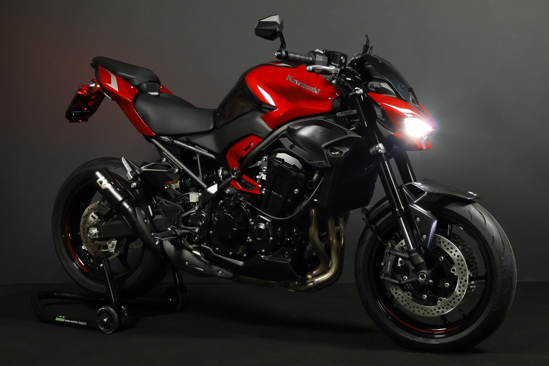 KAWASAKI Z 900 (91/70/35 KW) Level 3-showroom-element-1