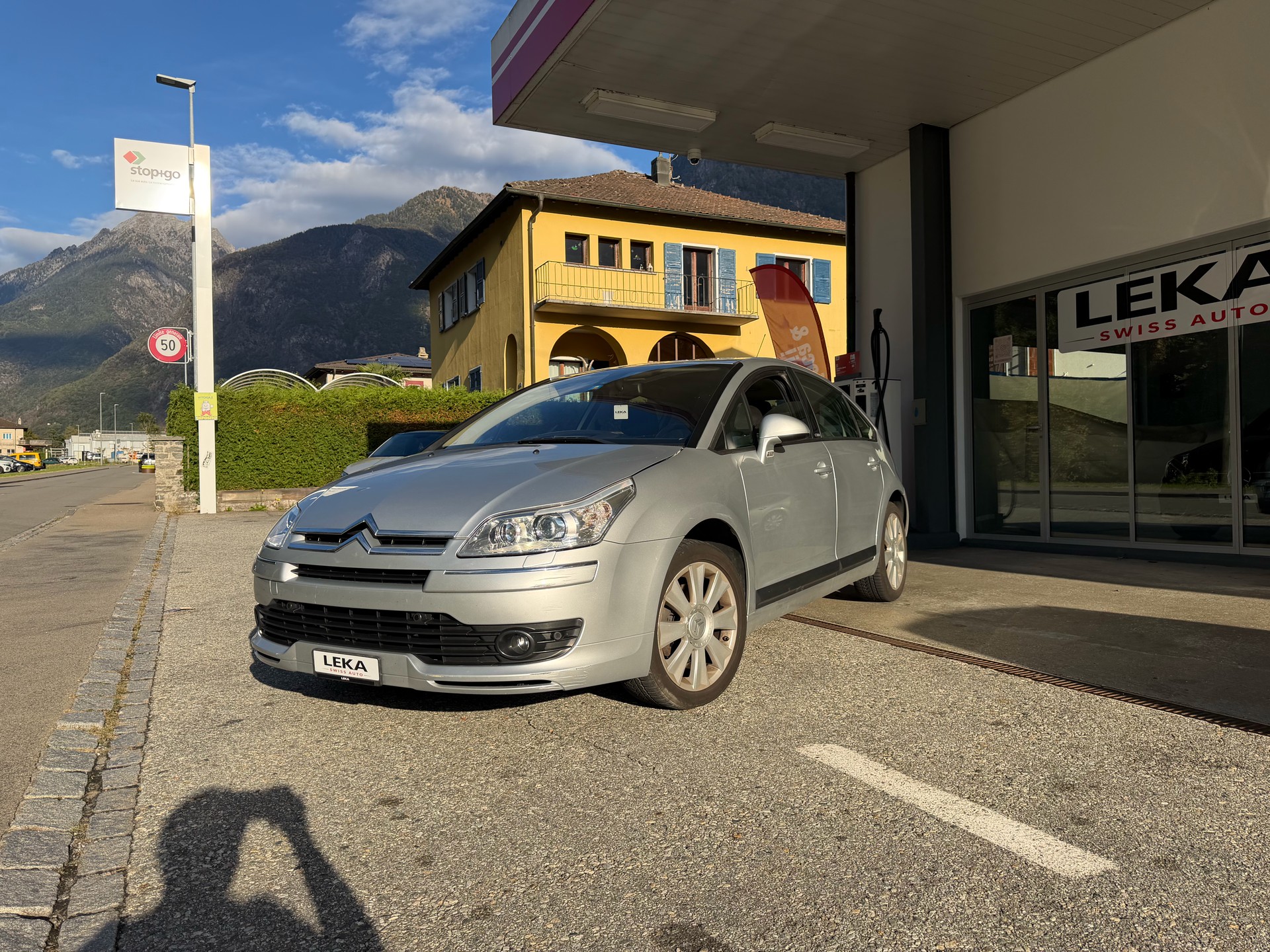 CITROEN C4 Berline 2.0 16V HDi Exclusive-image-1