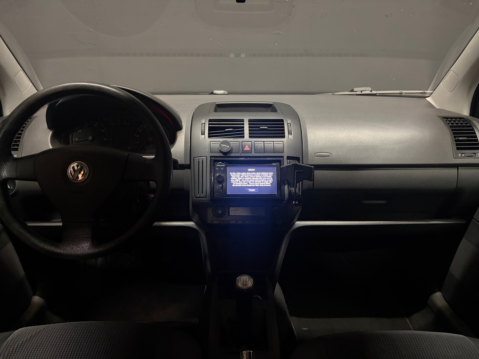VW Polo 1.4 16V Trendline-image-8