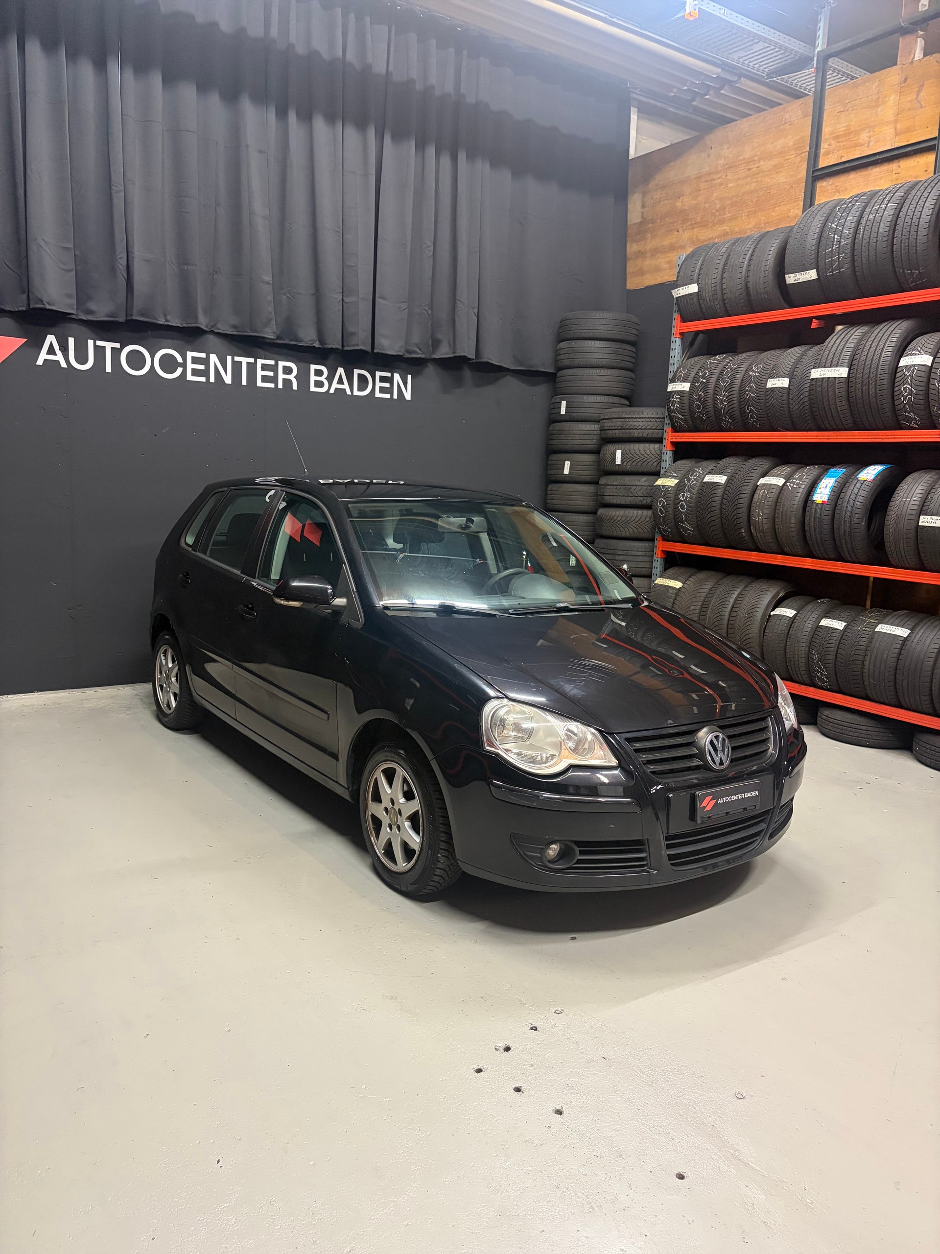 VW Polo 1.4 16V Trendline-image-1