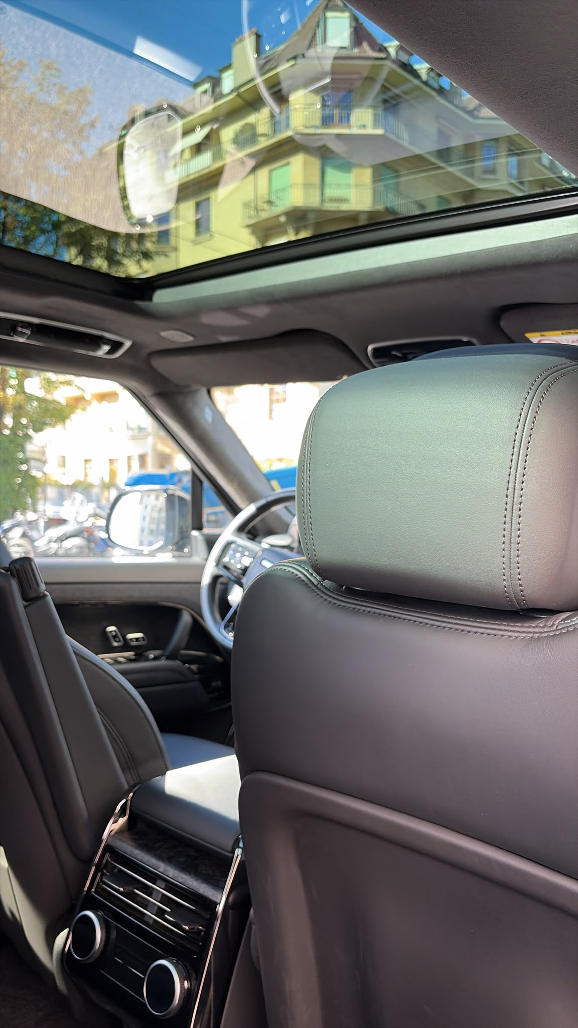 LAND ROVER 4.4 V8 Autobiography-image-11