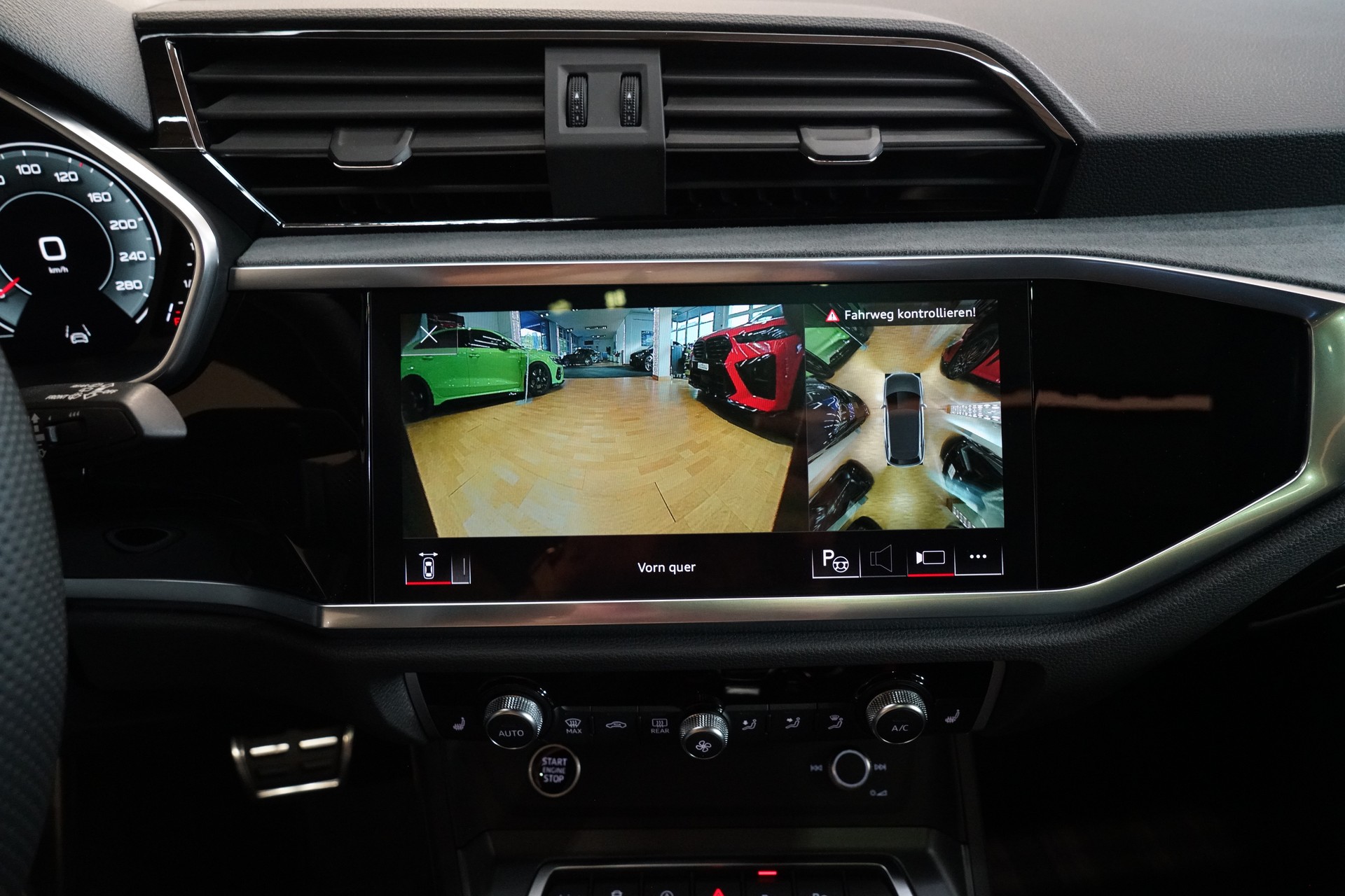 AUDI Q3 40 TFSI S line quattro S-tronic-image-12