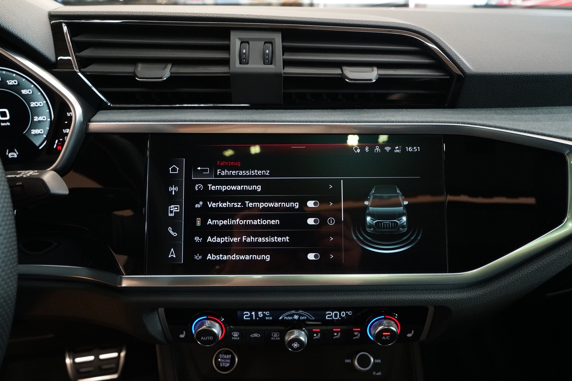 AUDI Q3 40 TFSI S line quattro S-tronic-image-14