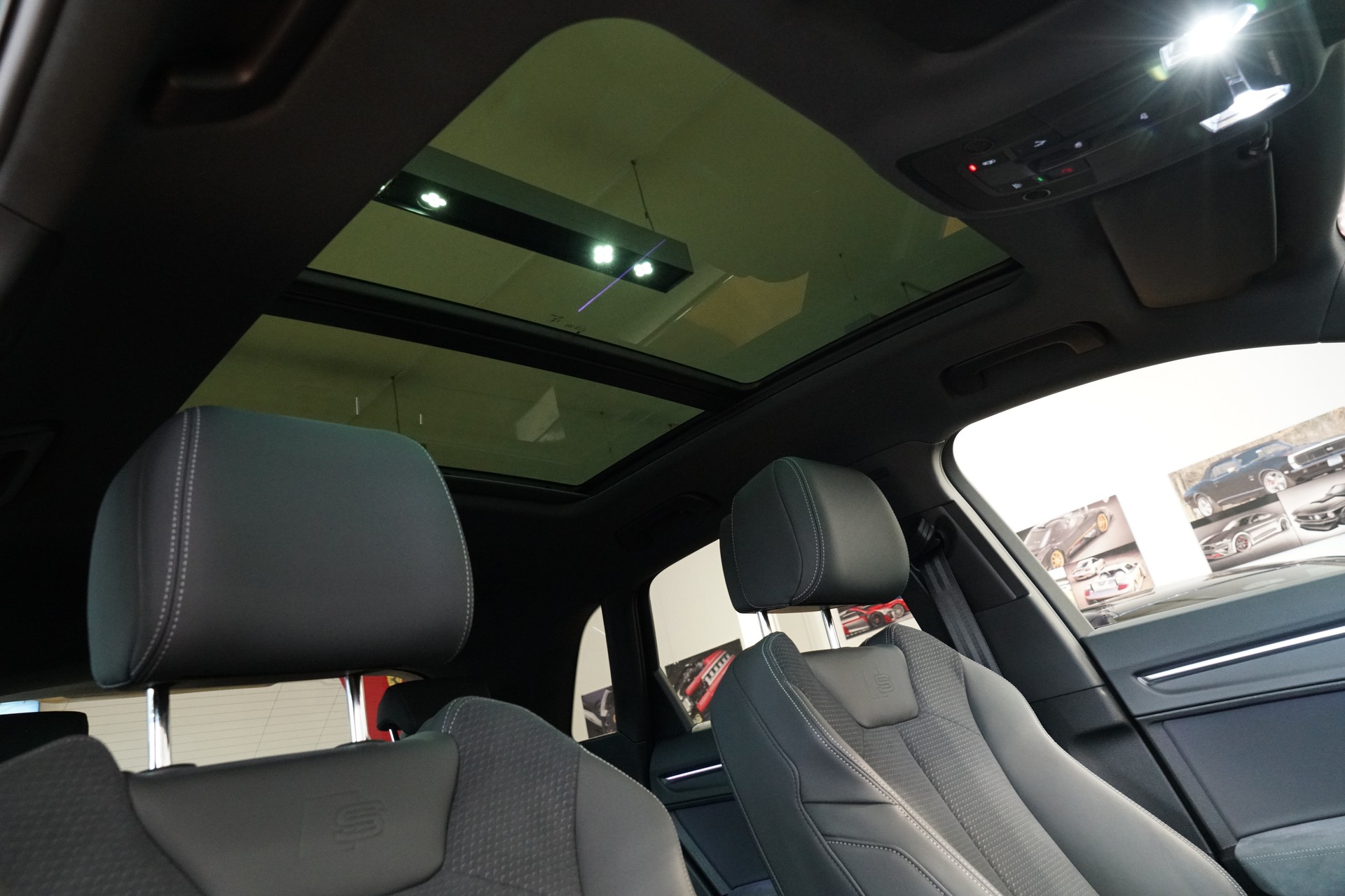AUDI Q3 40 TFSI S line quattro S-tronic-image-10
